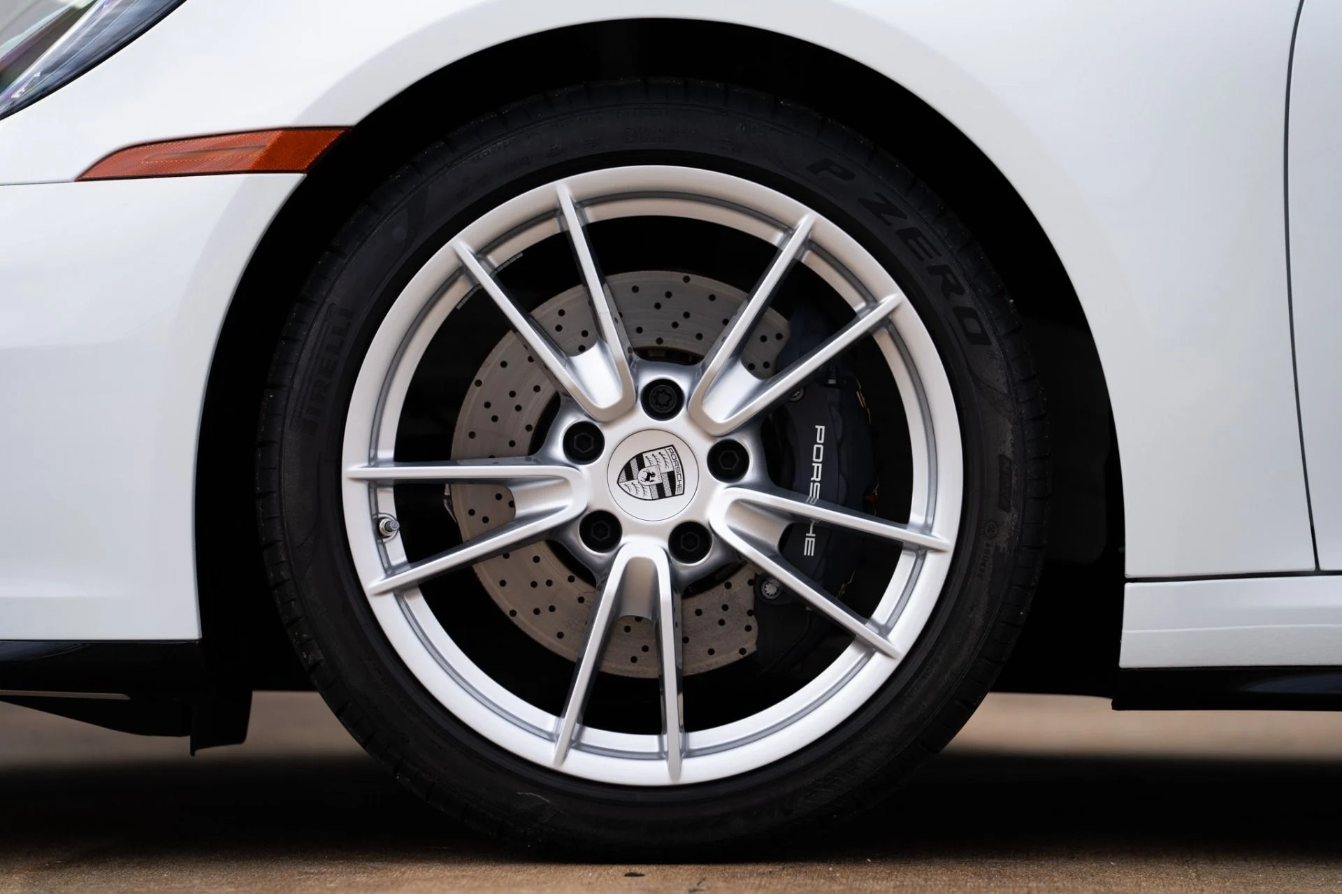 mph032_2172941236_Used_2025_Porsche_911_Carrera_1768944020_8878e05cd0