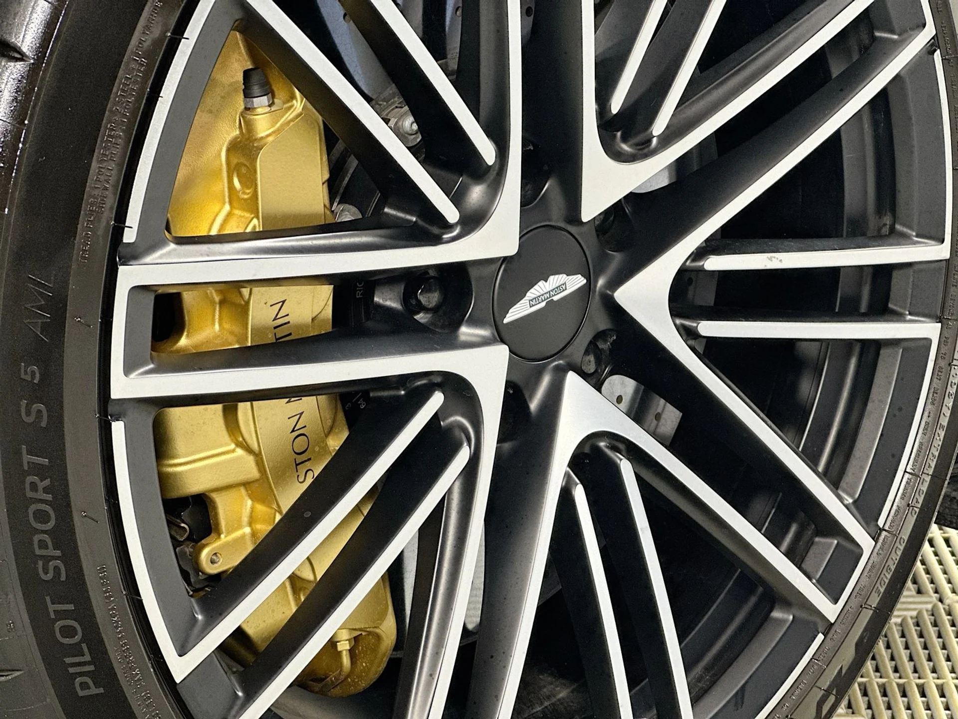 mph032_2189338071_83403aa5888eb9504171f76132595778x_87bc5650fc