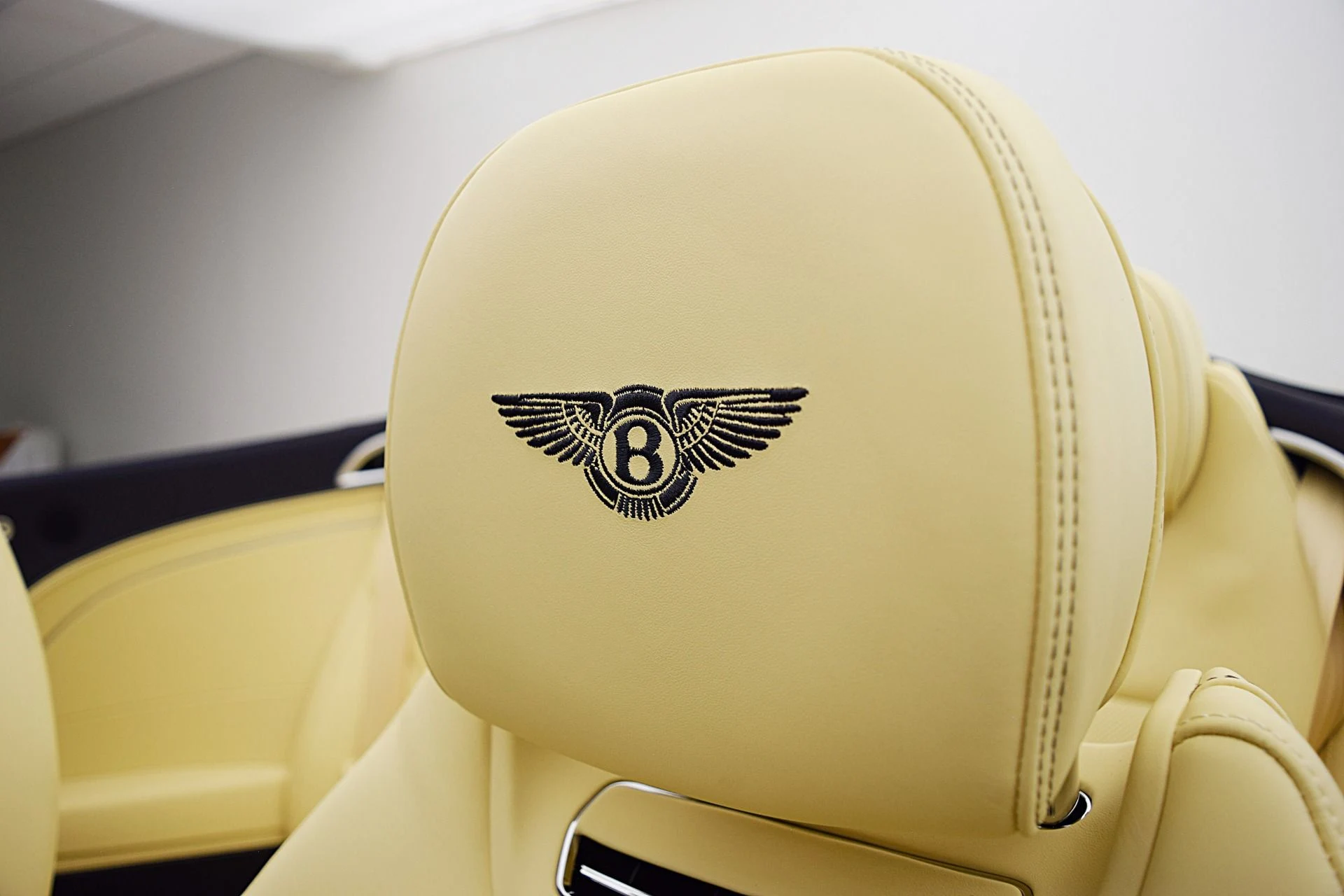 mph032_2198328404_Used_2024_Bentley_Continental_GTC_V8_LEASE_OPTIONS_AVAILABLE_31f8a769e0