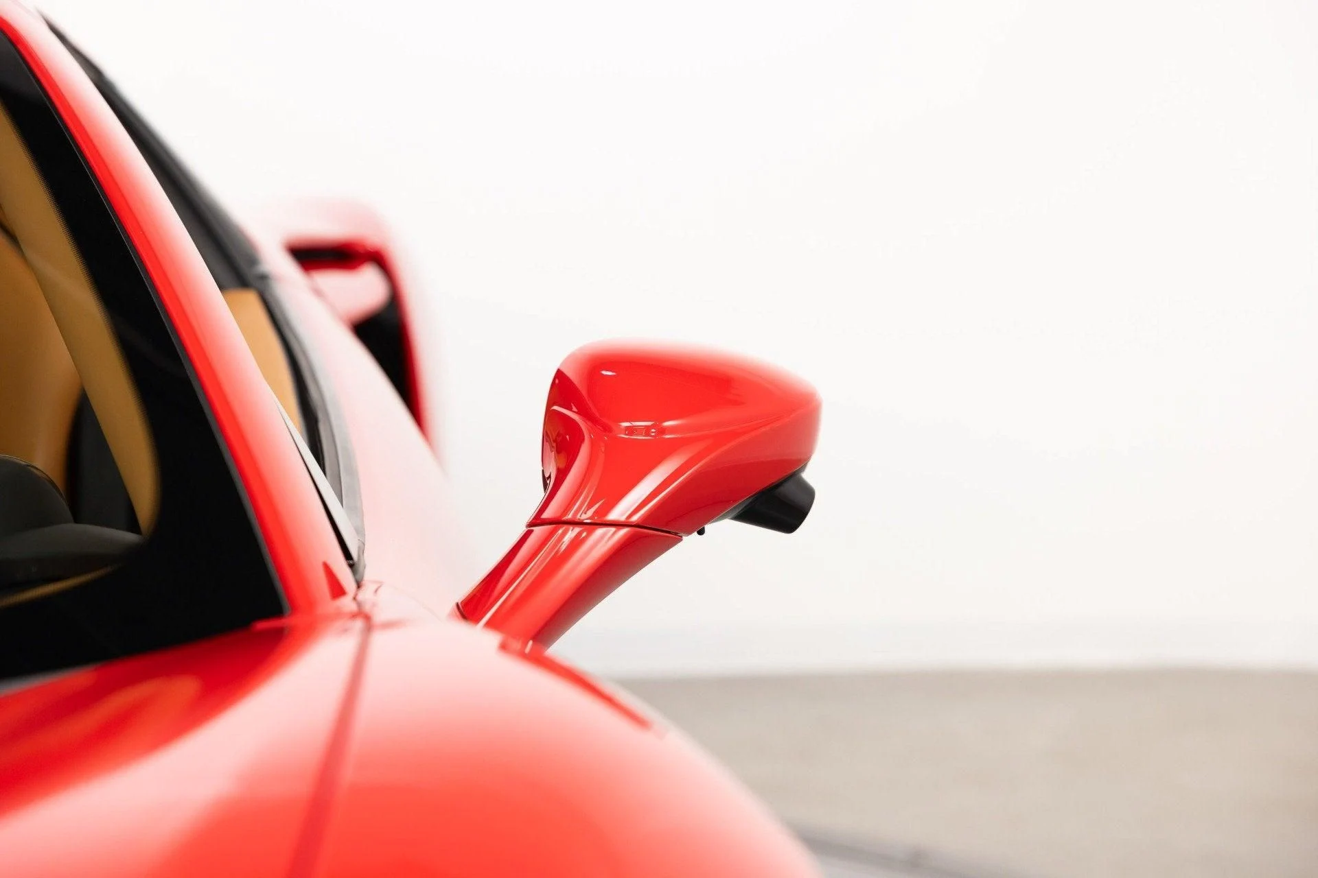 mph032_2200317652_Used_2021_Ferrari_F8_Spider_1788440822_6064b46399