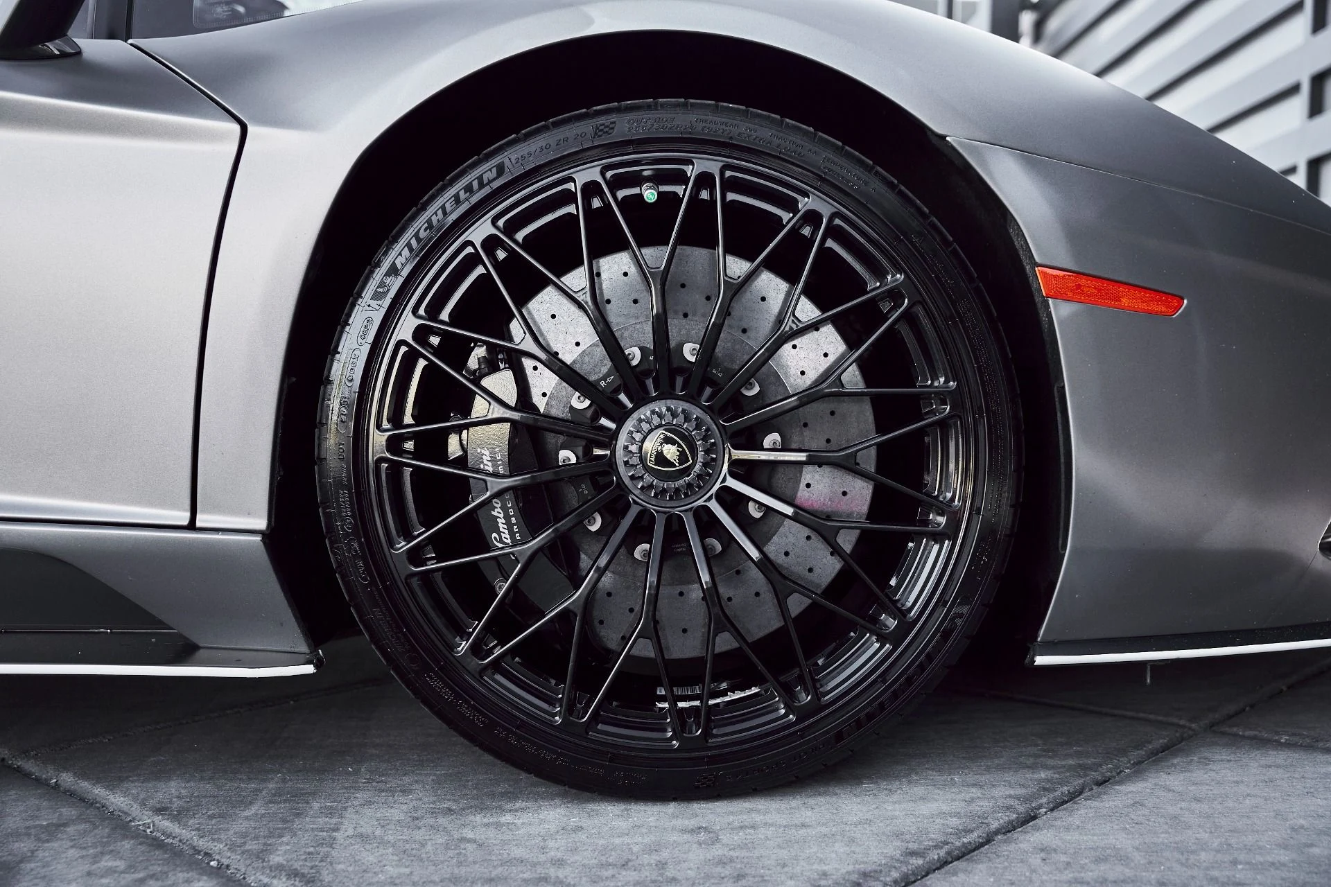 mph032_2200821279_Used_2018_Lamborghini_Aventador_S_Base_1773191816_273e750543