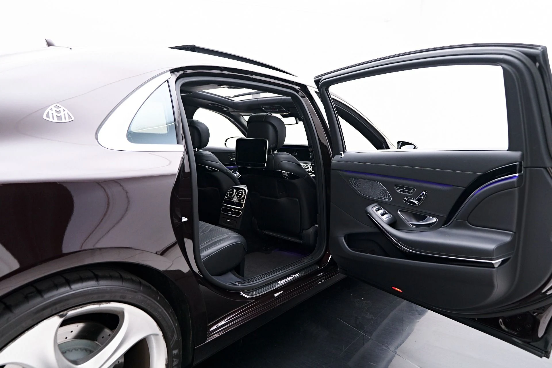 mph032_2215507321_Used_2016_Mercedes_Benz_S_Class_Maybach_S_600_1758850513_6306b4bc9b