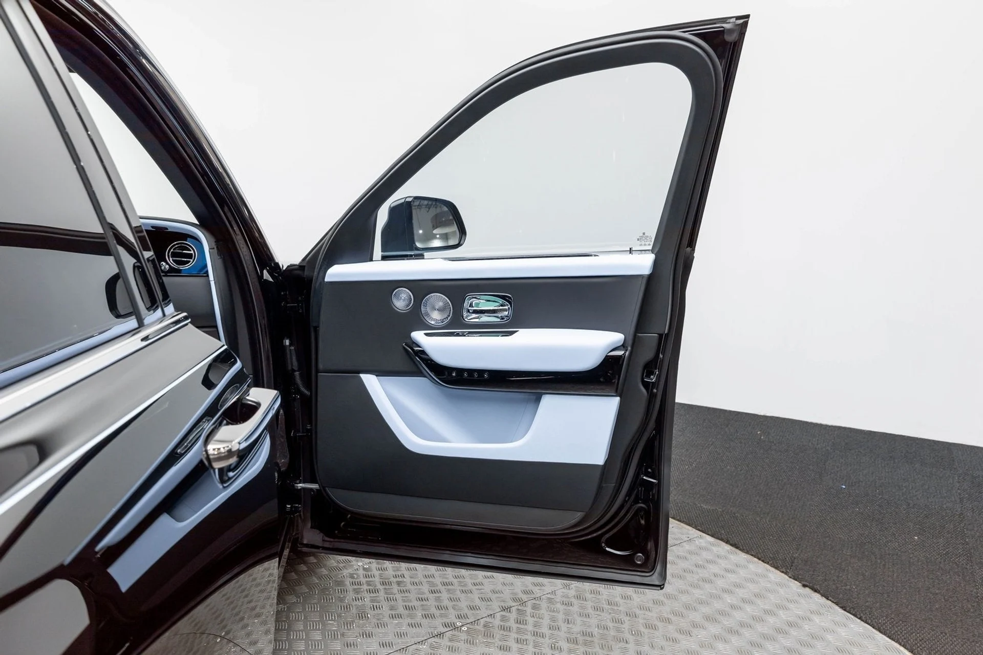 mph032_2224484283_33_abeae51d19