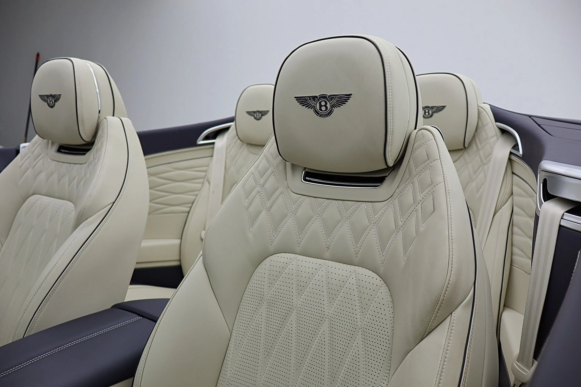 mph032_2224850074_Used_2024_Bentley_Continental_GTC_Azure_V8_LEASE_OPTIONS_AVAILABLE_139136a893