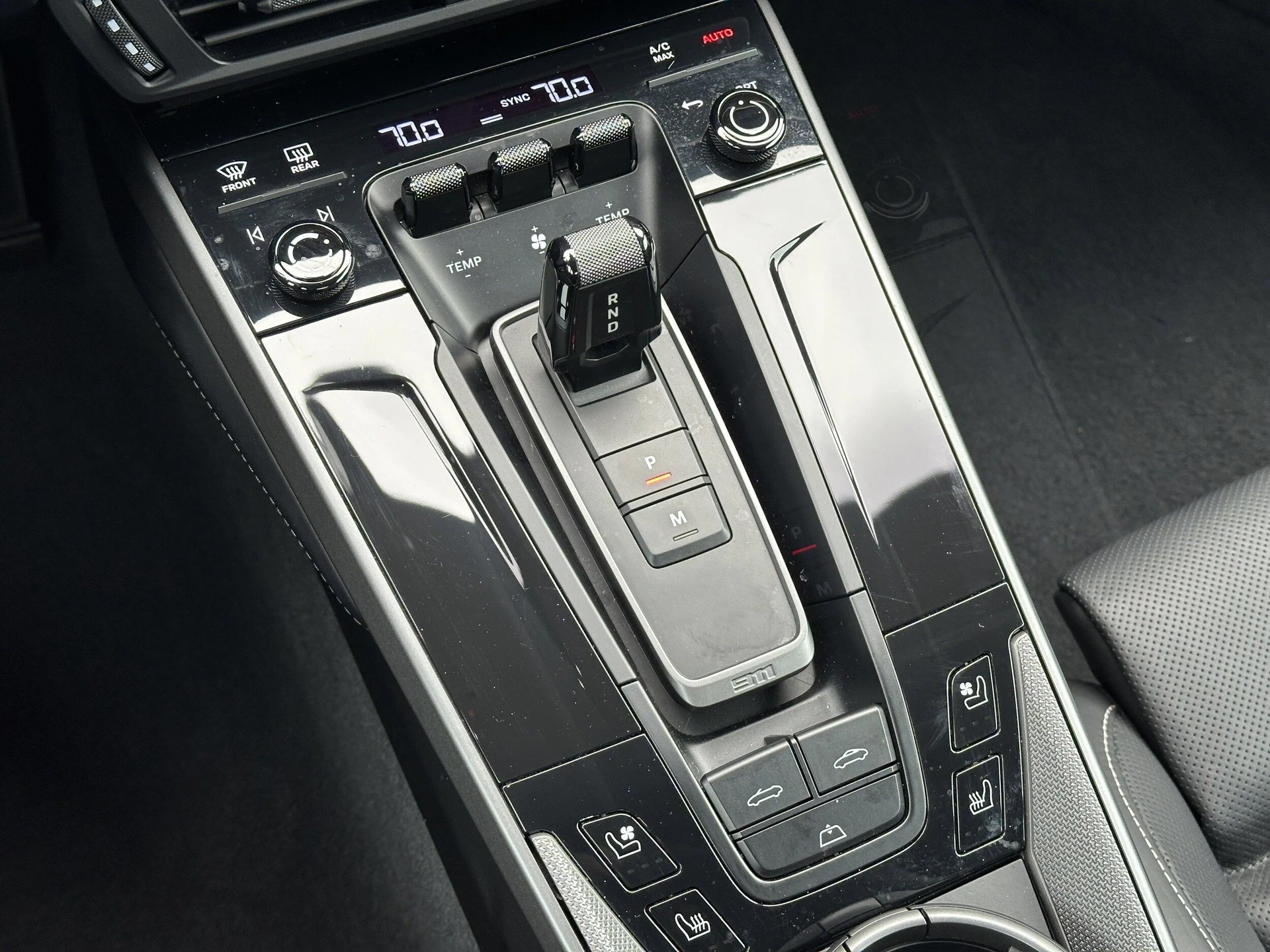 mph032_2230528885_2007e479fb96e145e05c035f44583161x_dab2a6af37