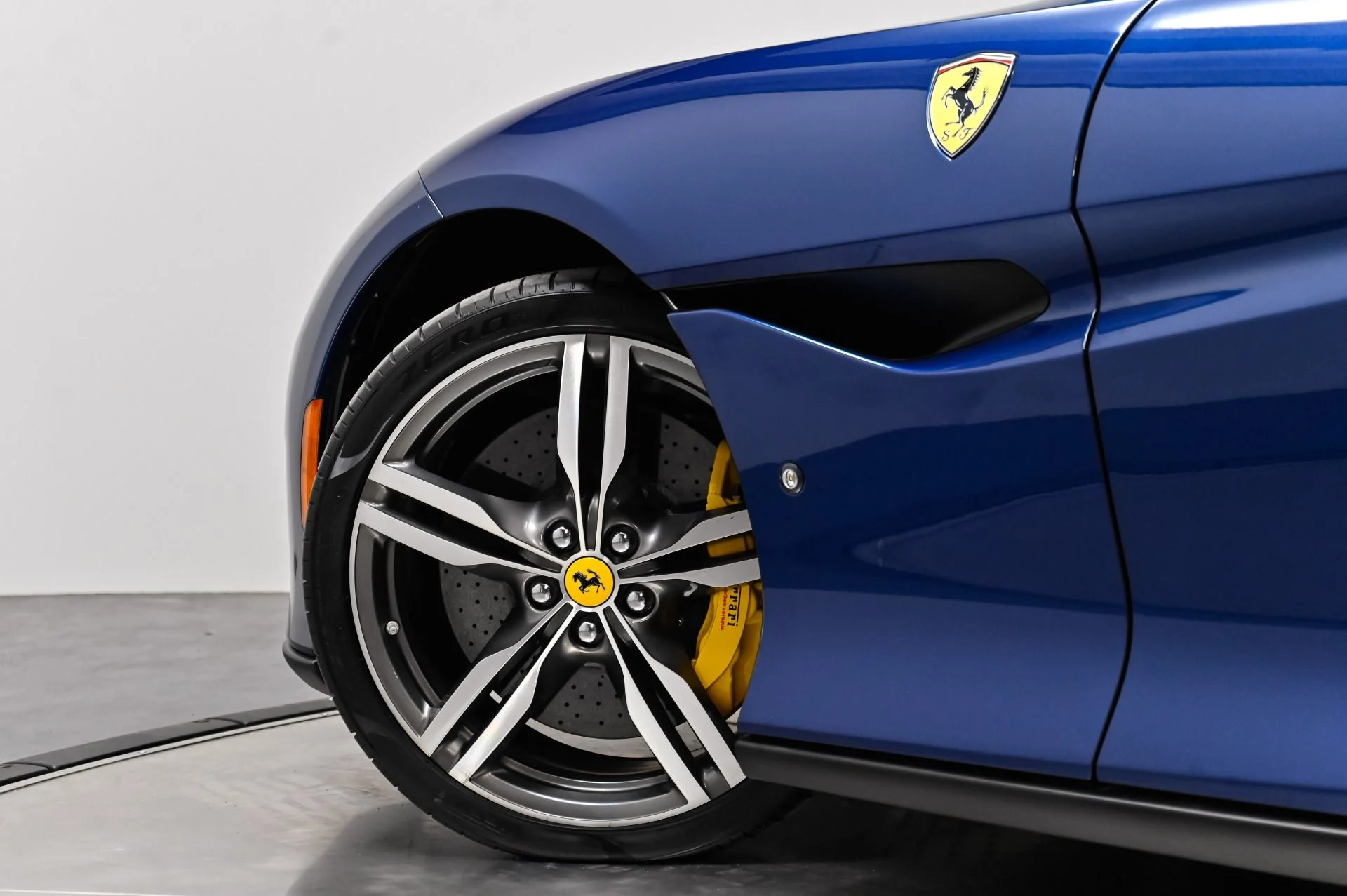mph032_2231696203_Used_2019_Ferrari_Portofino_Base_1790278406_3bedbca270