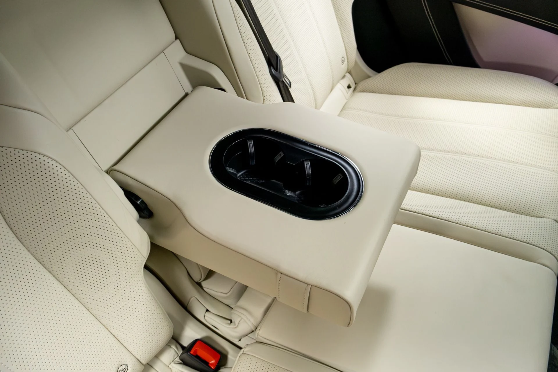 mph032_2233104804_Used_2021_Bentley_Bentayga_V8_First_Edition_1774291657_81dc7538d1