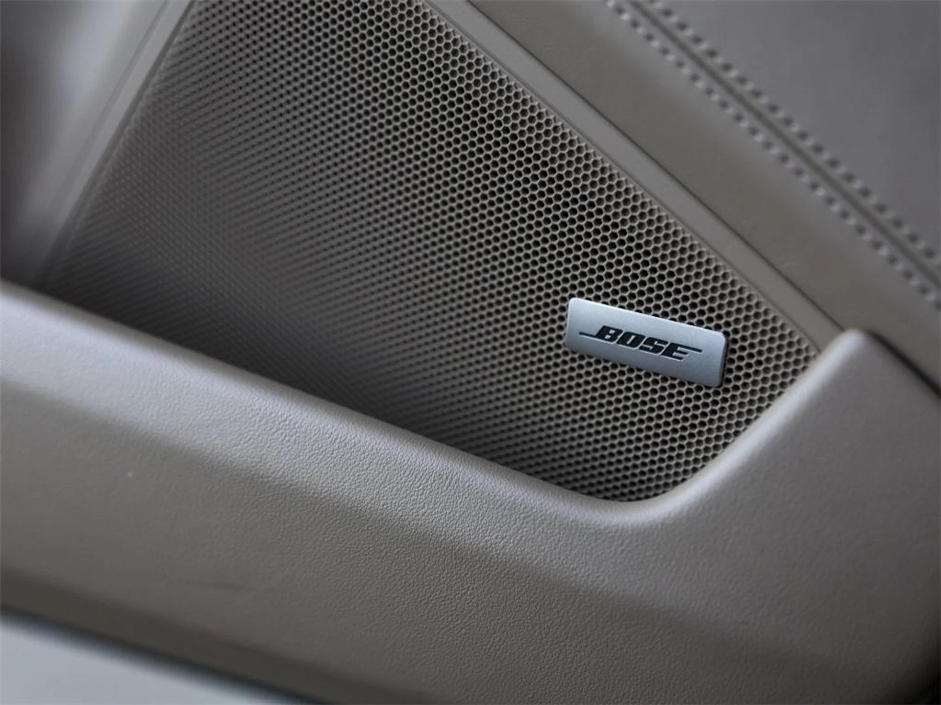 mph032_2237634317_Qajq_FP_Xk9e_79u_Fcc_NZU_ZWHD_2_Q_d1bd45763c