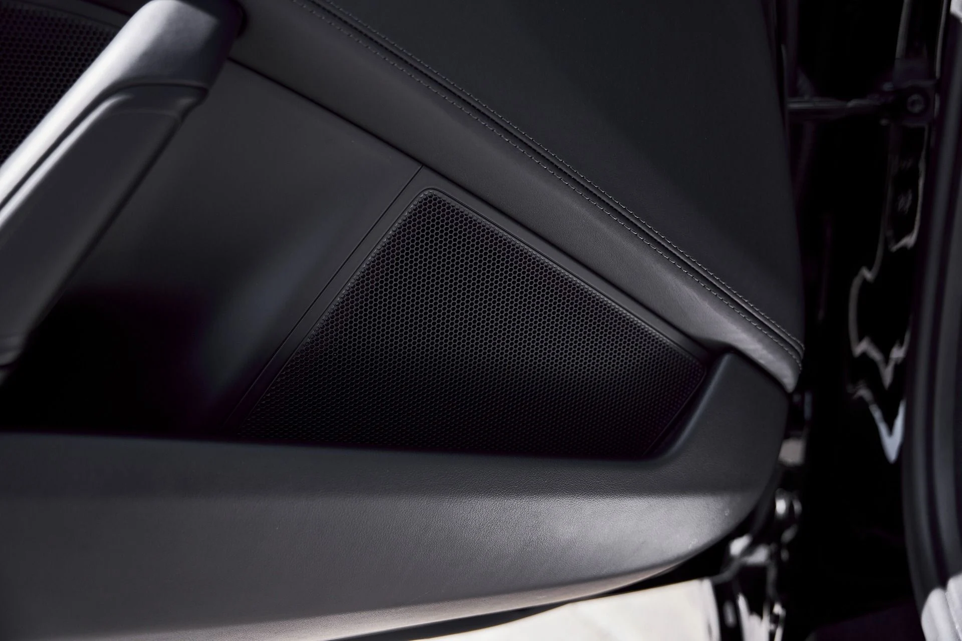 mph032_2243605449_Used_2026_Porsche_911_Targa_4_S_1772843240_a9c916d01a