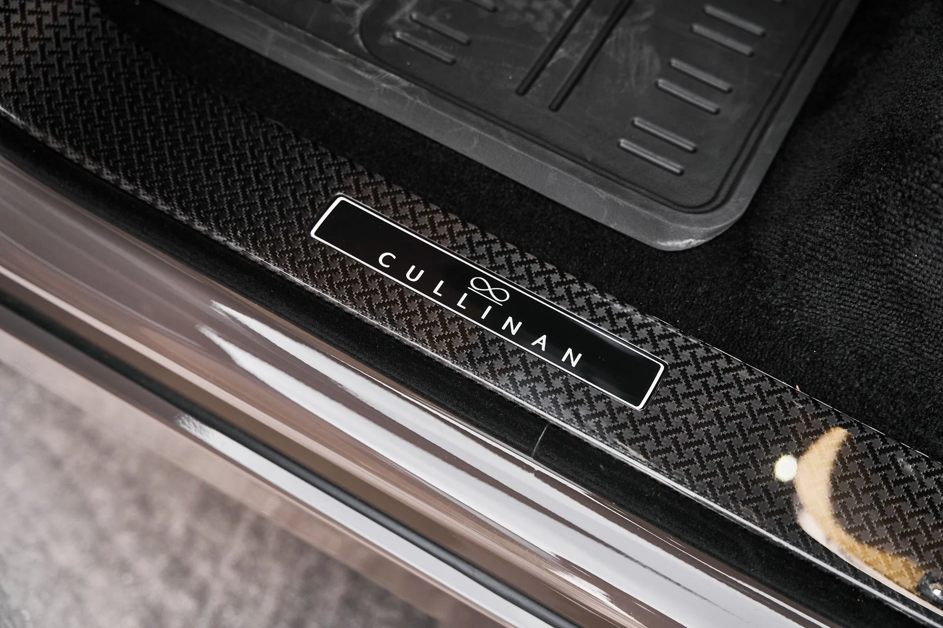 mph032_2244564906_Used_2026_Rolls_Royce_Cullinan_Black_Badge_1776556030_c1575b3eec