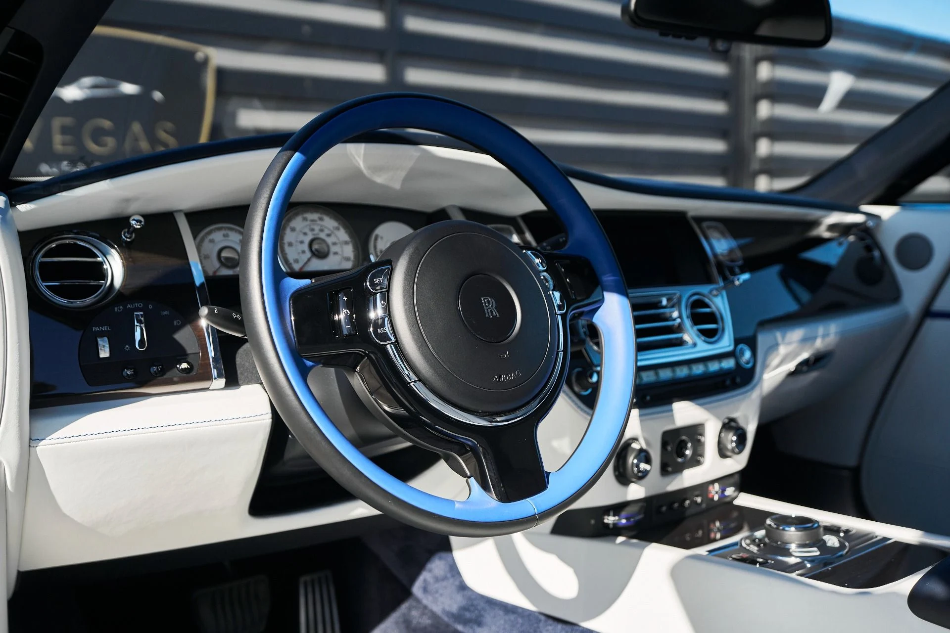 mph032_2256501136_Used_2020_Rolls_Royce_Wraith_Base_1762567744_cdb2df8d8c