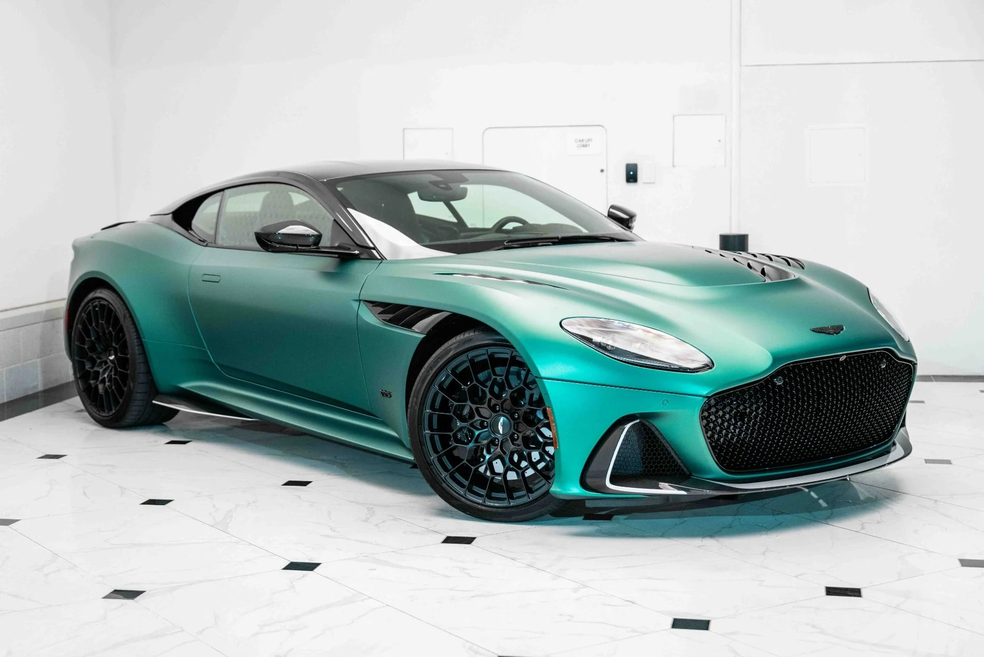 mph032_2262684165_Used_2023_Aston_Martin_DBS_770_Ultimate_1701899330_92148e07b6