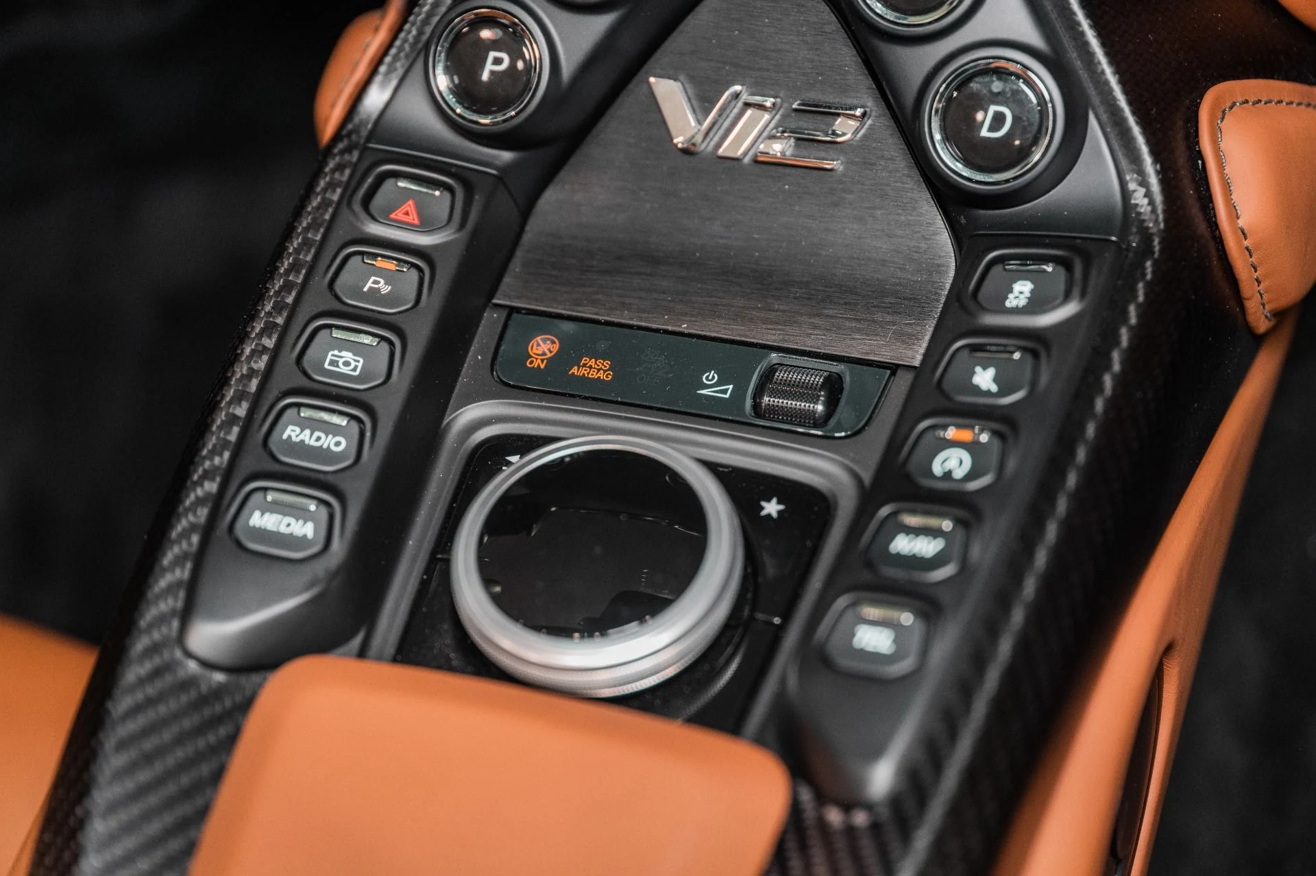 mph032_2273239741_Used_2023_Aston_Martin_Vantage_V12_1787760014_bd6e579981