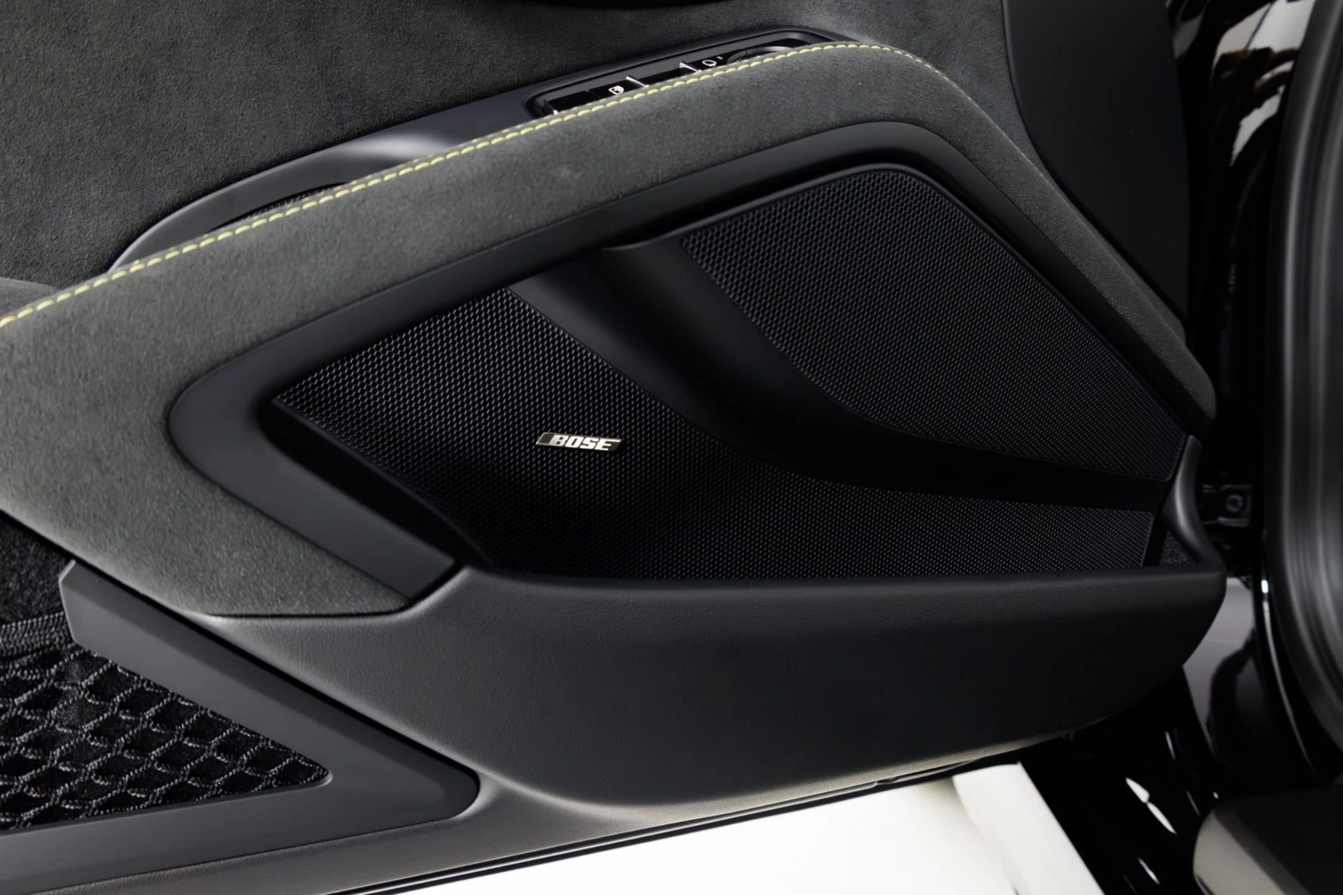 mph032_2276850924_Used_2025_Porsche_718_Cayman_GT_4_RS_1774365221_99425170db