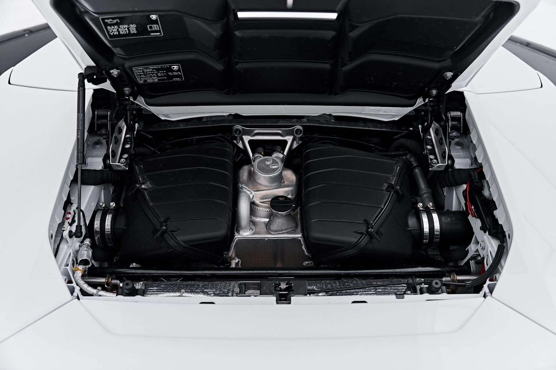 mph032_2285137297_Used_2024_Lamborghini_Huracan_EVO_Base_1791337117_e4ca446555