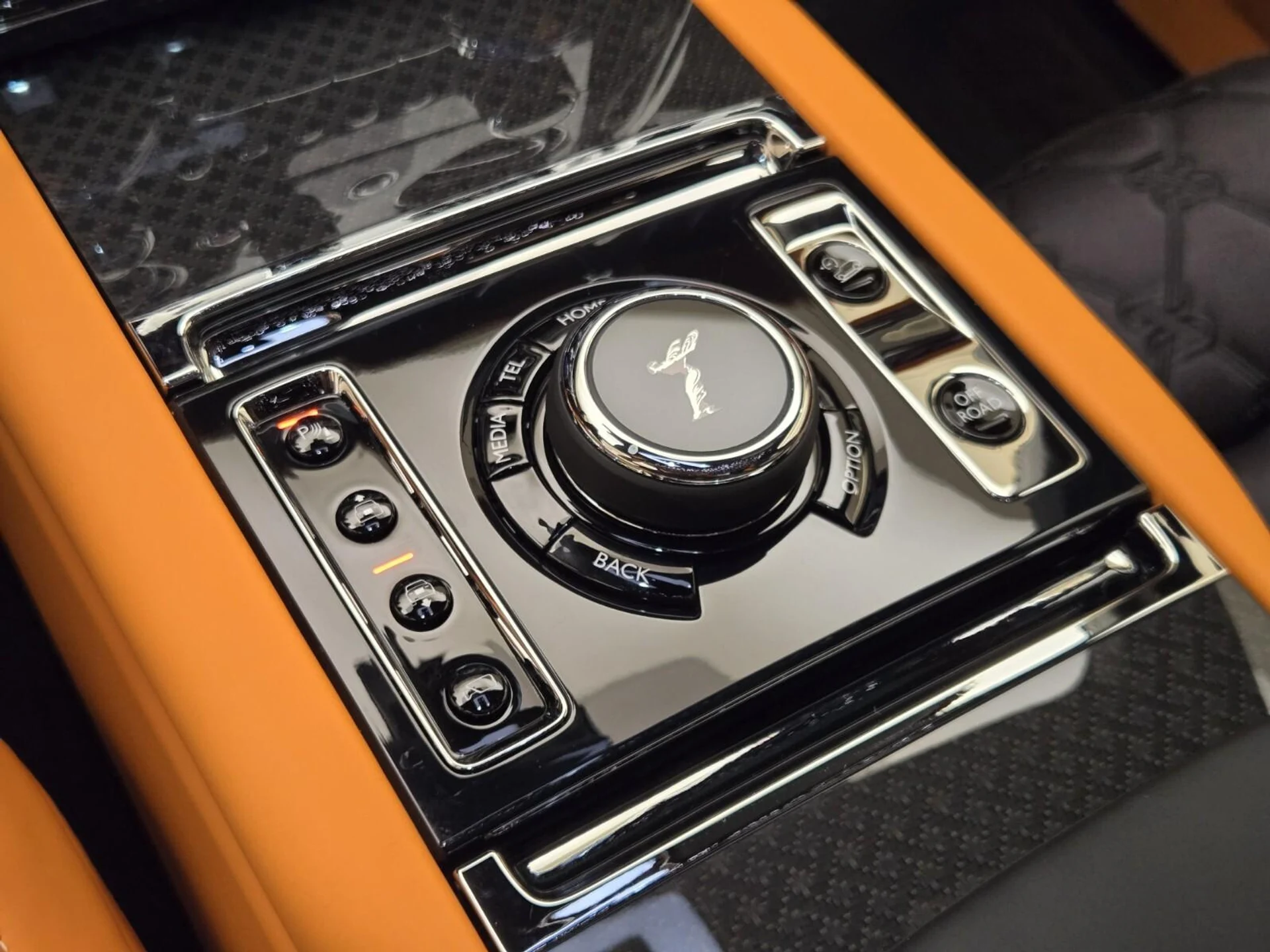 mph032_2295569507_New_2026_Rolls_Royce_Cullinan_1761025743_4c95f01536