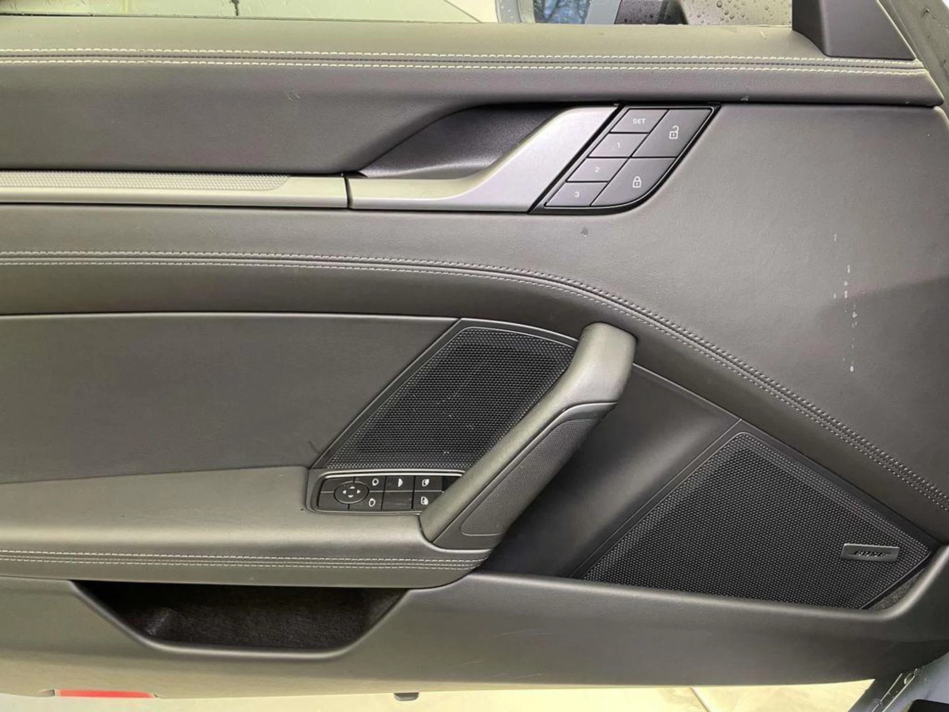 mph032_2300095202_wnb_Ww_Qr2q_Gx_Qd_CD_9_Llh_T_Xzqbs_Ng_174df21fd2