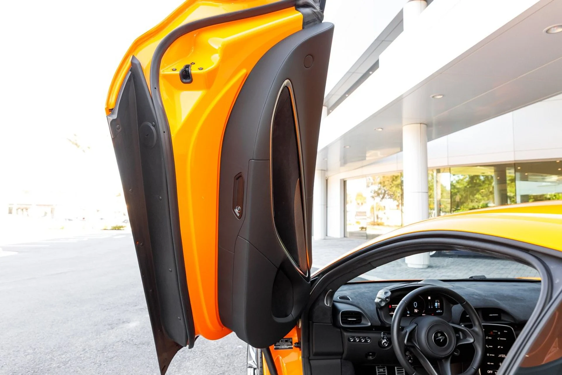 mph032_2307279611_617_p33_l_0bb1d77803