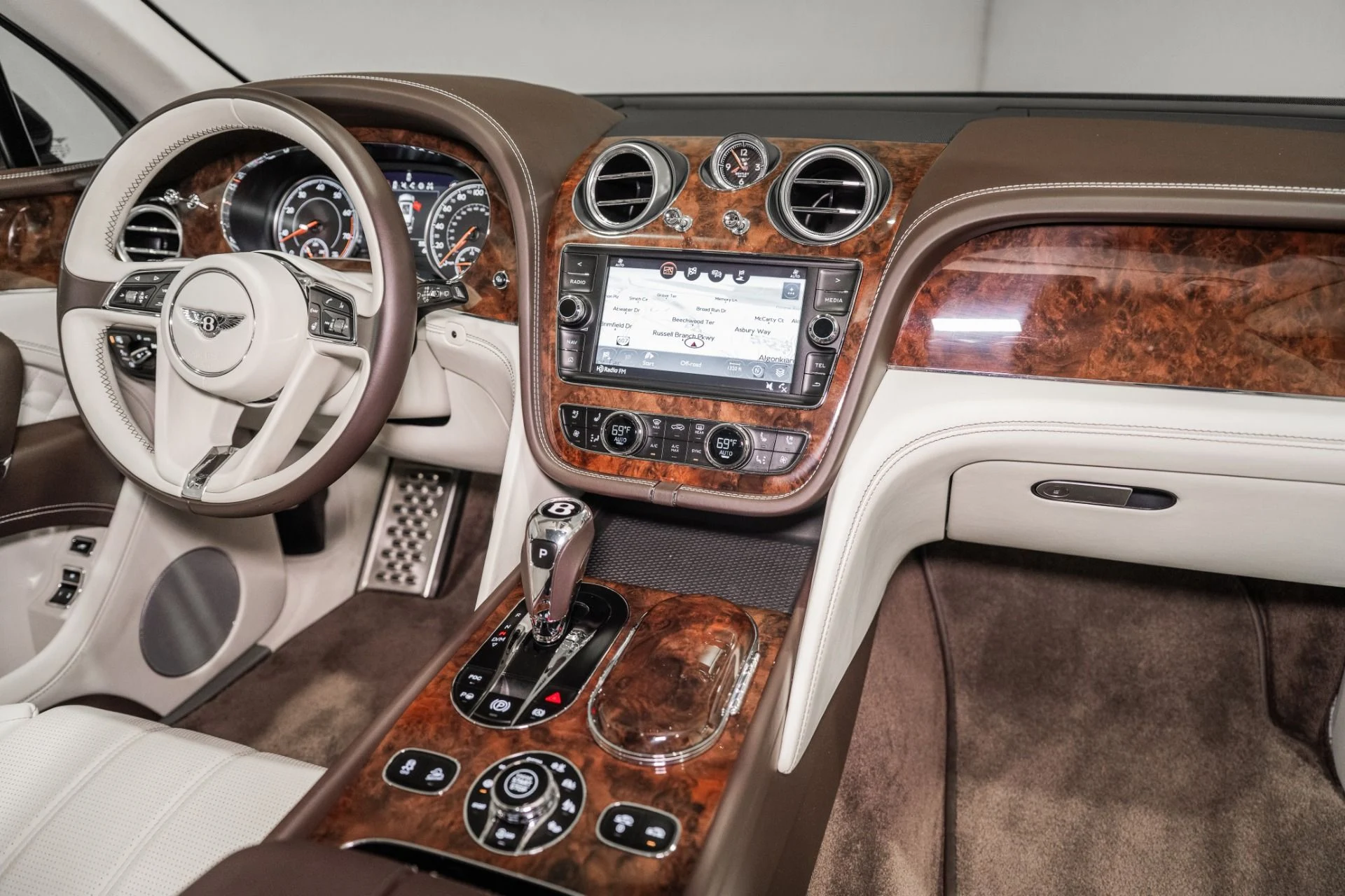 mph032_2307308506_Used_2017_Bentley_Bentayga_W12_1791218079_9f9d94684a