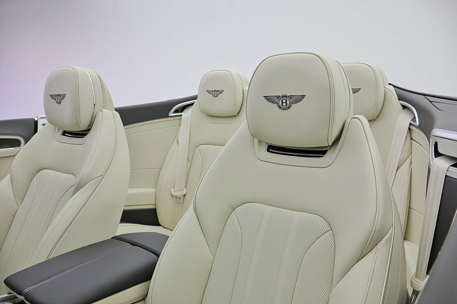 mph032_231322023_New_2026_Bentley_Continental_GTC_3b6b12316e