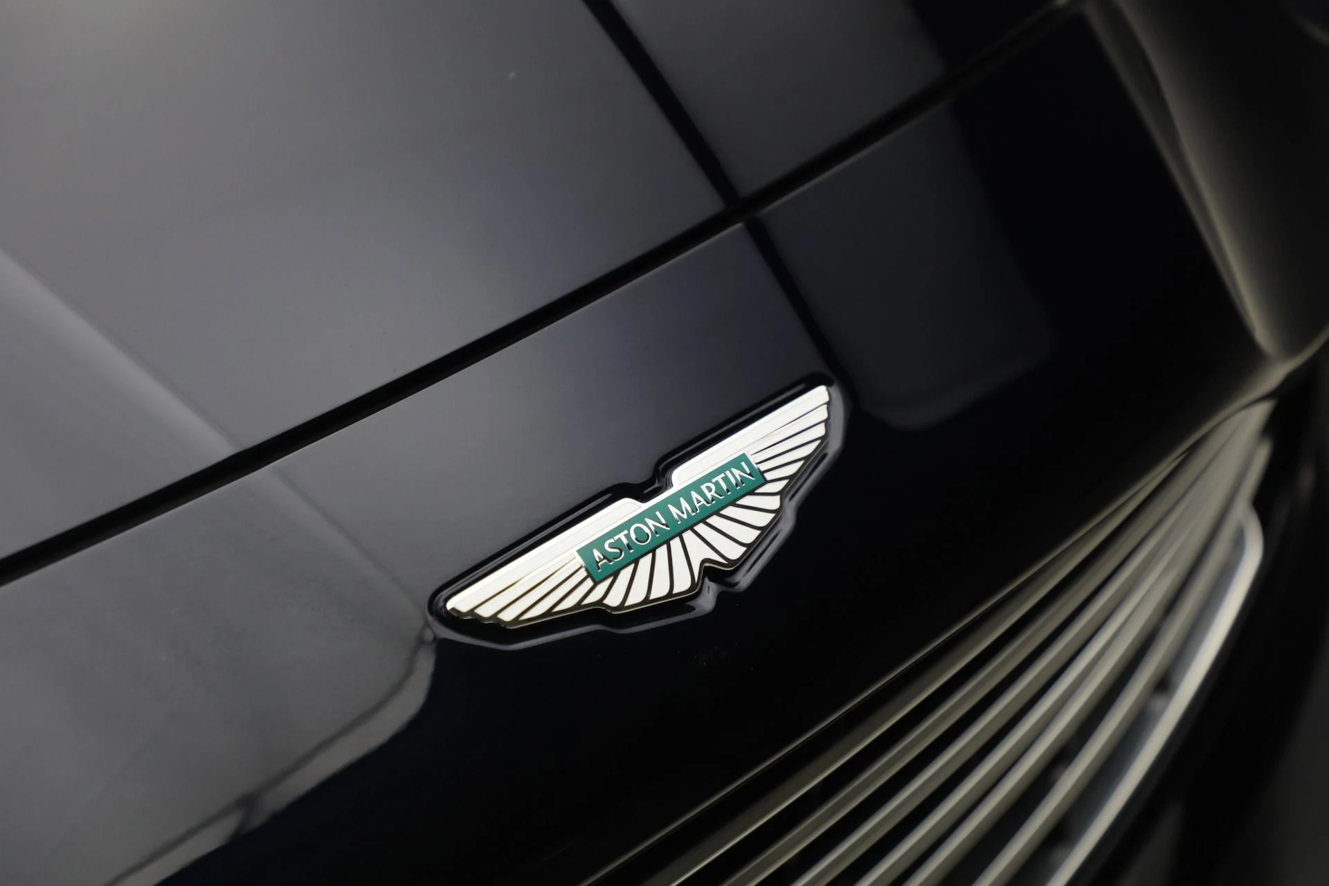 mph032_2315400587_New_2026_Aston_Martin_Vanquish_97dcc98173