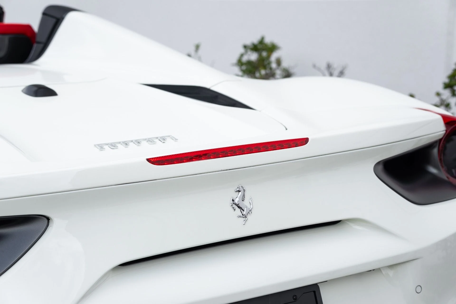 mph032_2318344327_Used_2018_Ferrari_488_Spider_1779900992_a7121fe7ec