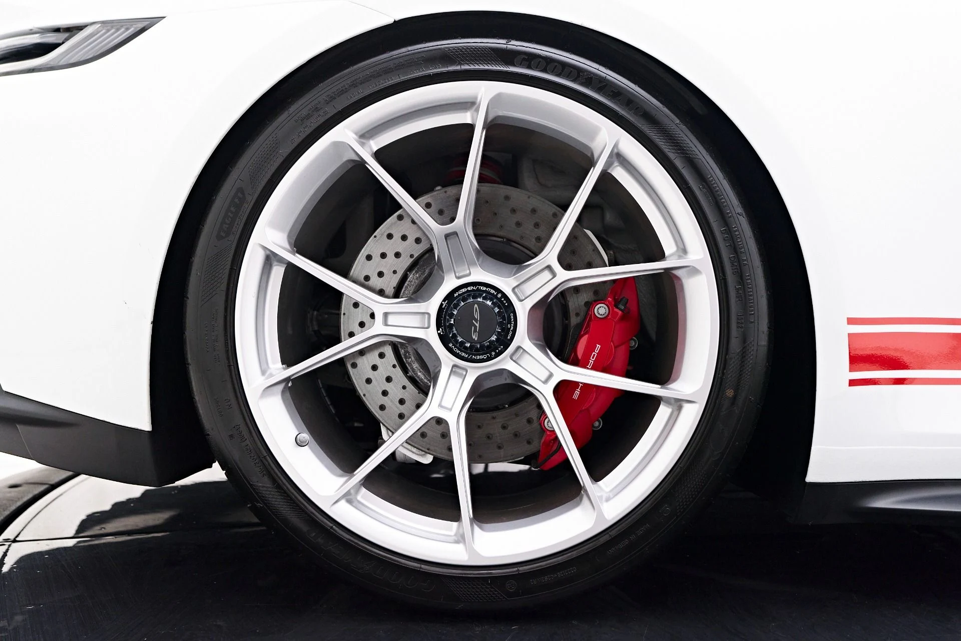 mph032_2332454703_Used_2023_Porsche_911_GT_3_1750710983_2316717623