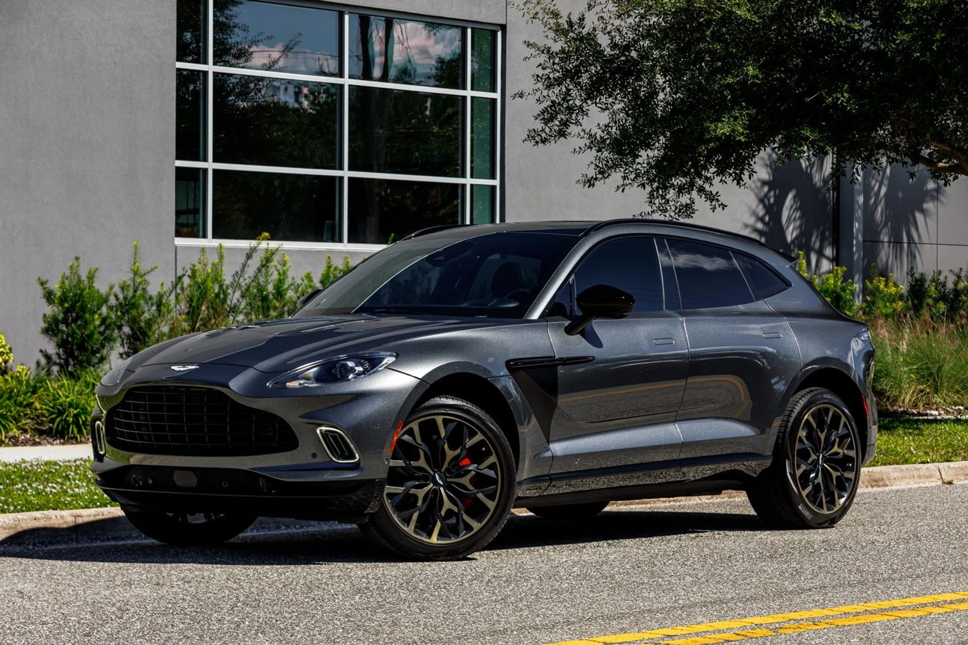 mph032_2336031713_Used_2021_Aston_Martin_DBX_aa413cf388