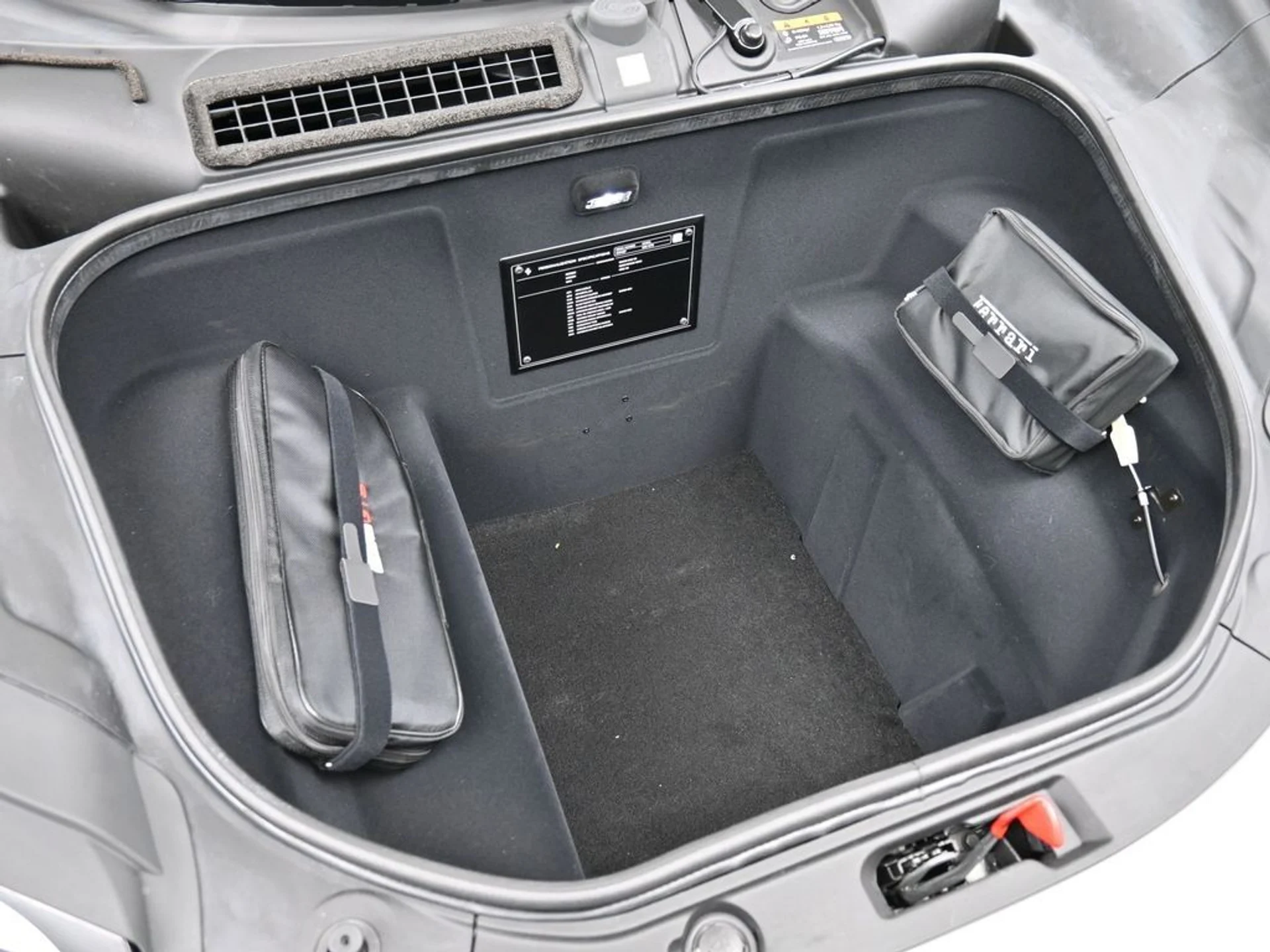 mph032_233903051_image_32_e035476a21