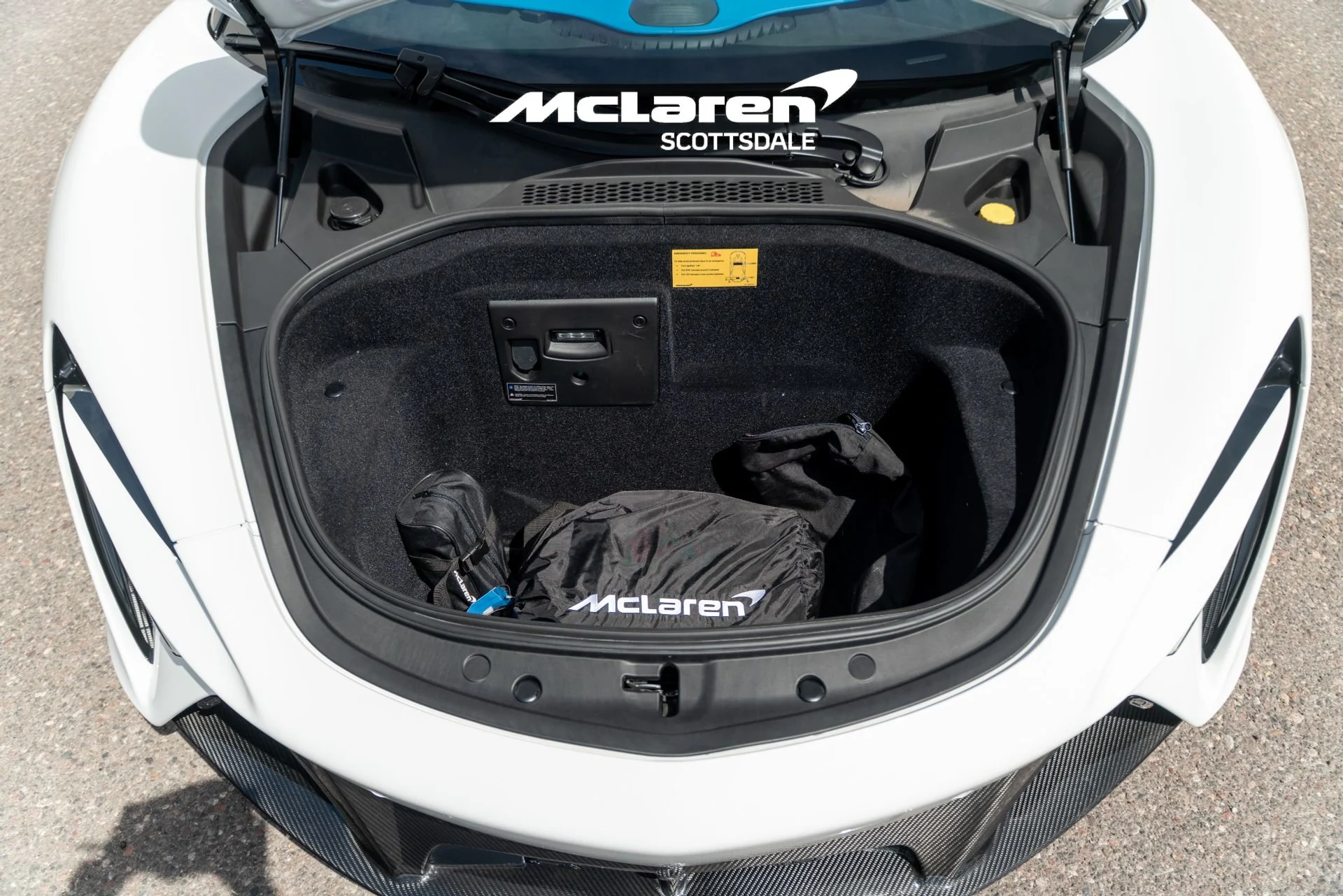 mph032_2346045970_Used_2025_MCLAREN_ARTURA_1790361452_0ac27008a7