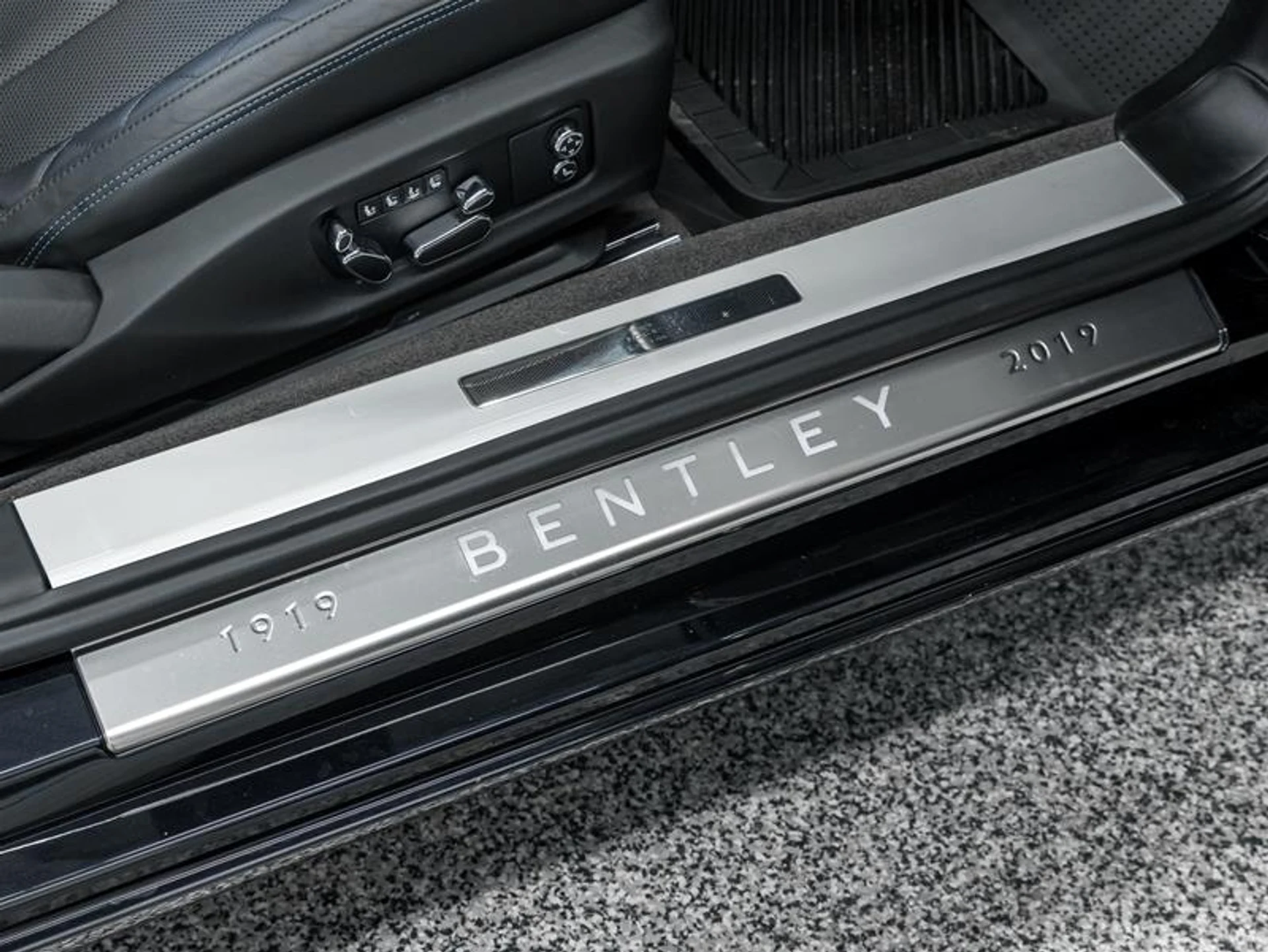 mph032_2370957591_11642317_1585477362_6b6ab4889e