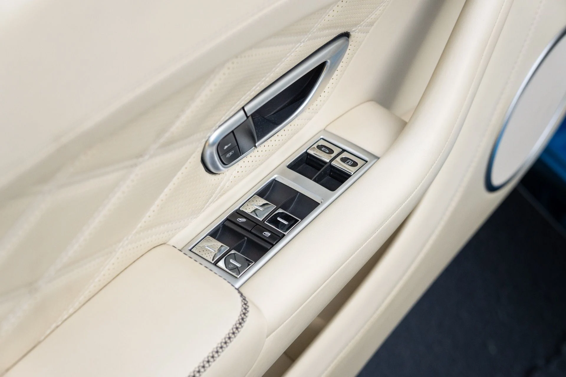 mph032_2375600252_Used_2015_Bentley_Continental_GT_V8_S_1769717310_67448e5325