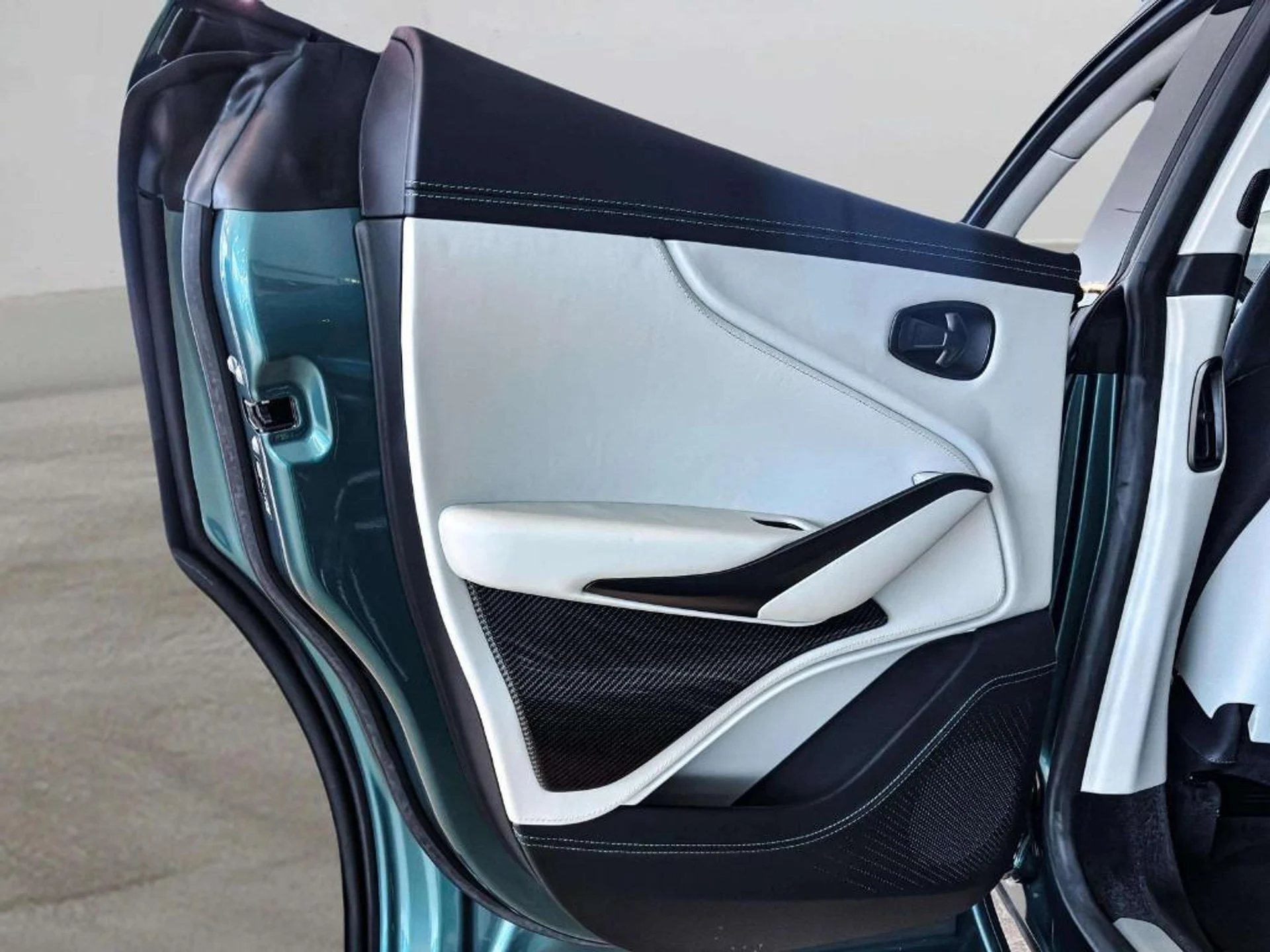 mph032_2376421472_M2ozh83z_BZLY_Cz_Ydg_ODV_5_T5480_55c91ecc05