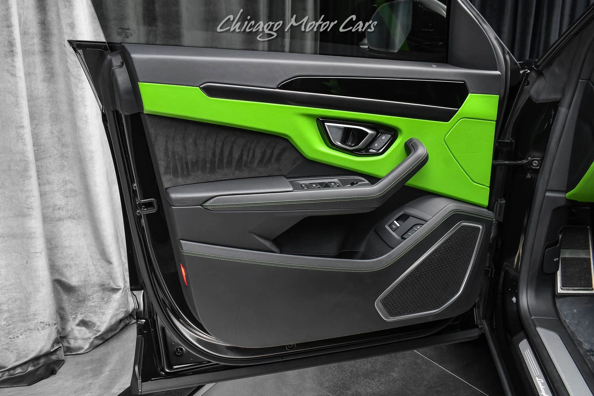 mph032_2377440433_13420_p33_l_7da2135359