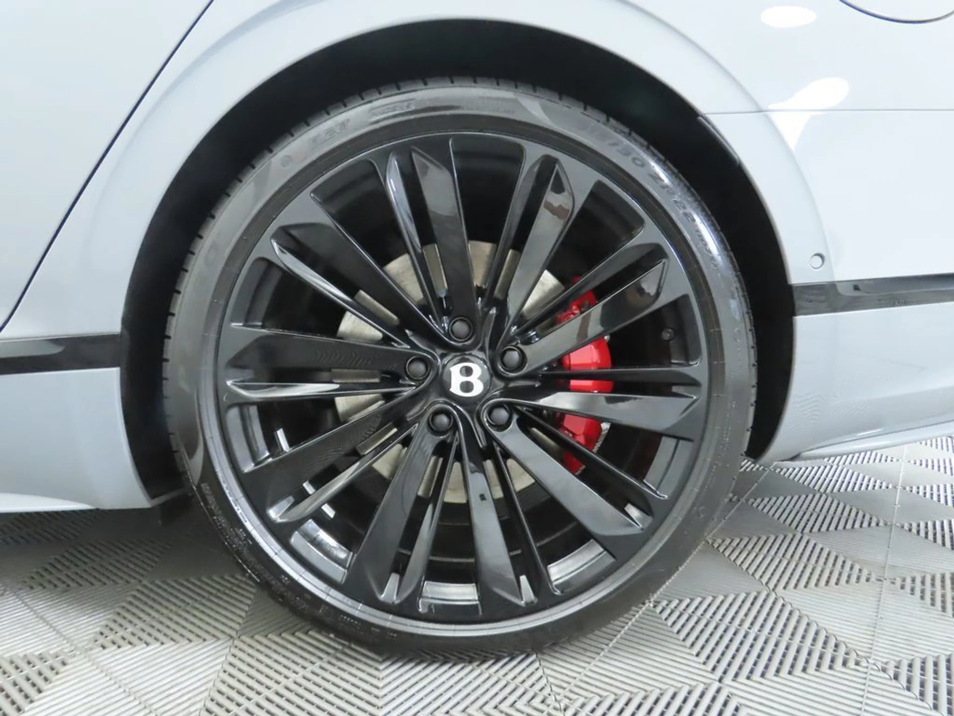 mph032_2388228052_new_2025_bentley_flying_spur_speedsedan_8119_22891449_33_1024_52f711dde9