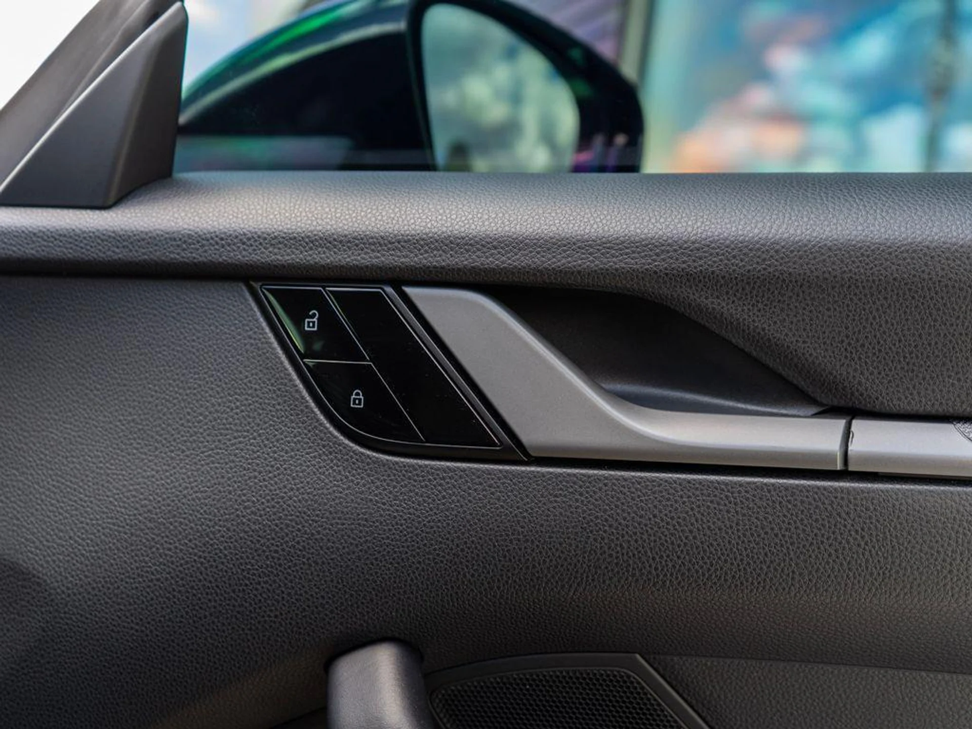 mph032_2389446084_OEG_Qoi_V_Mbh_FL_7tozu02y_Rdknww_2d6cb8d318