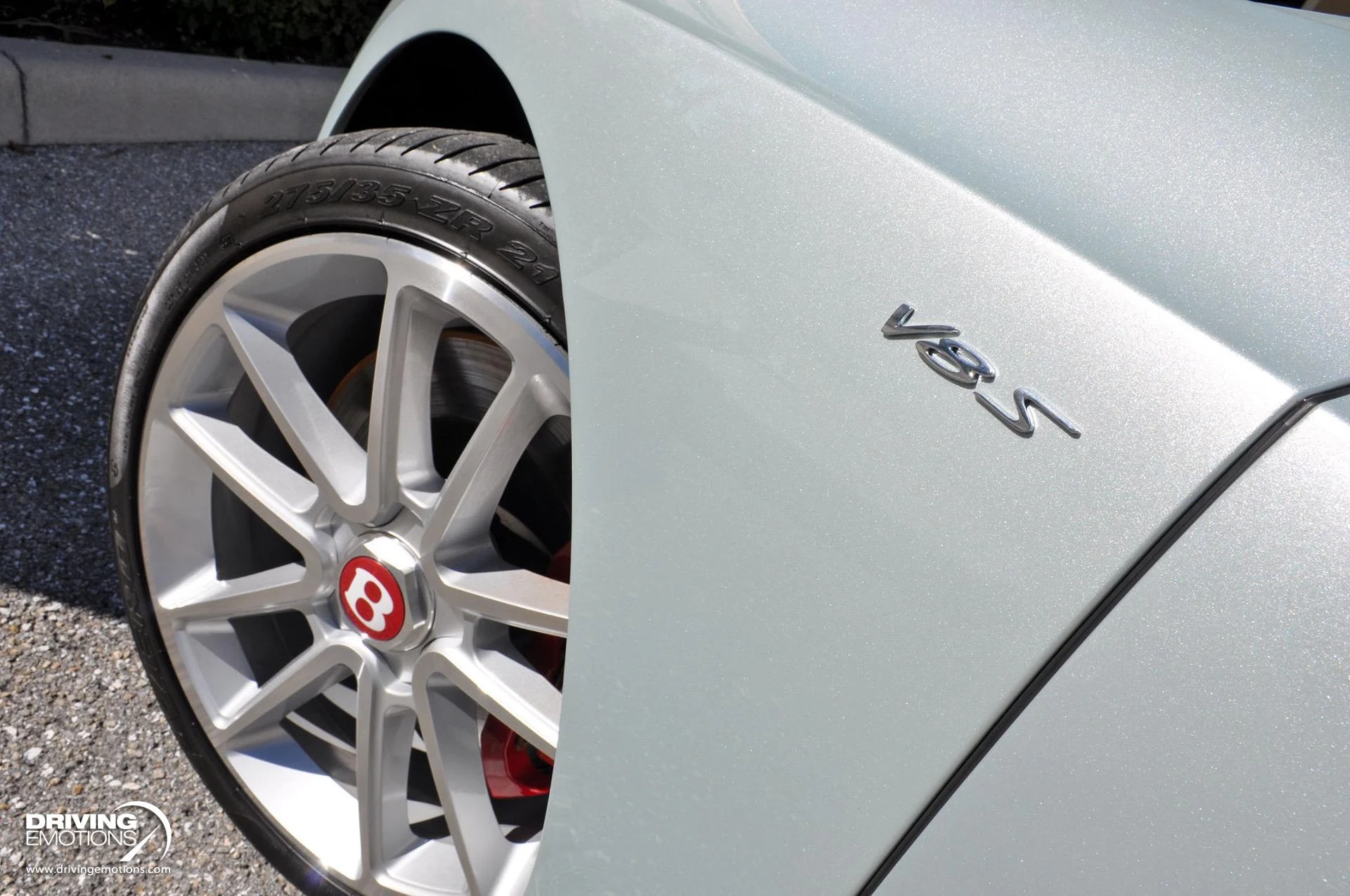 mph032_2393924381_886_p33_l_fd8073ee64