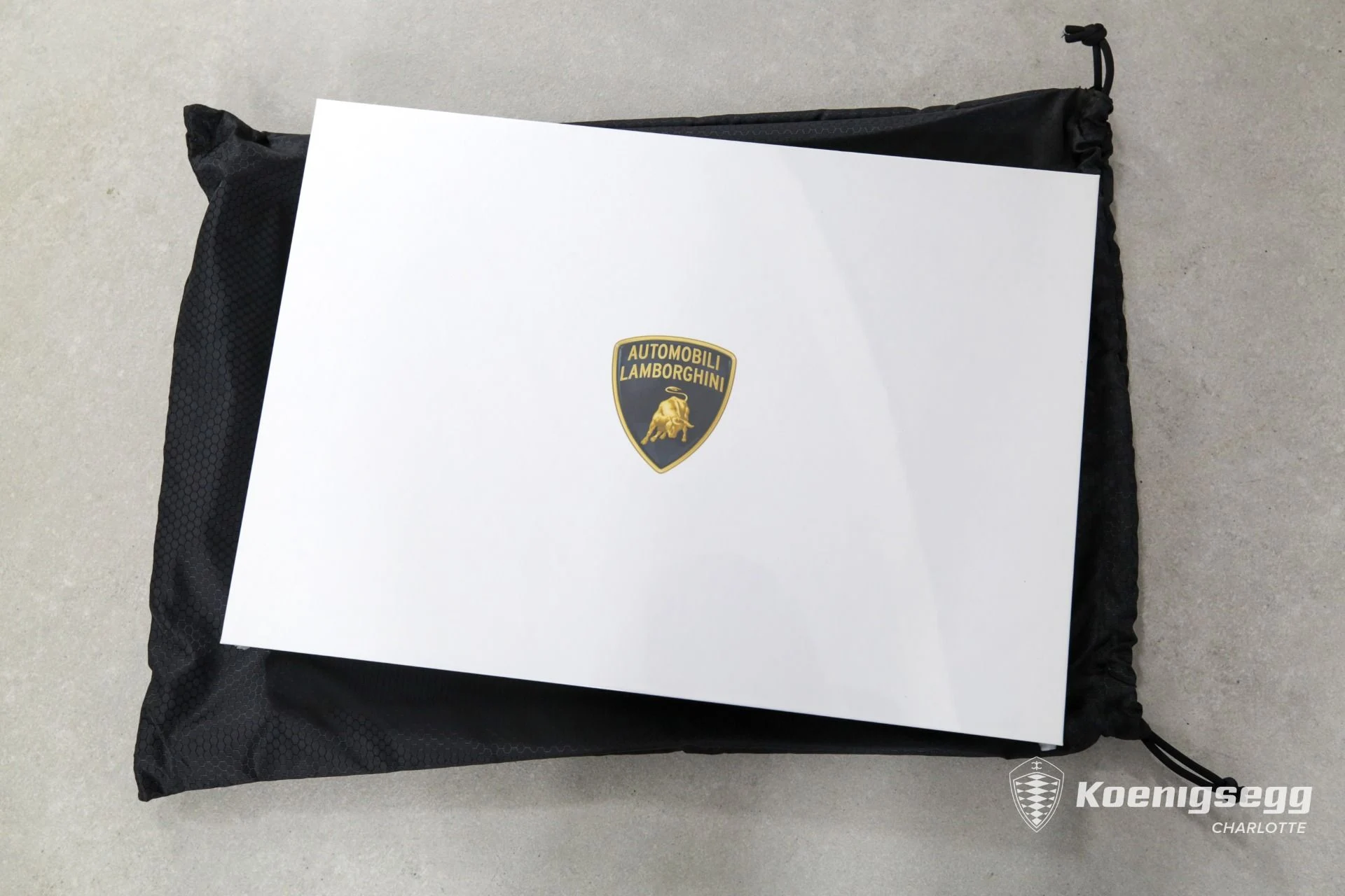 mph032_2398398312_Used_2023_LAMBORGHINI_URUS_S_PEARL_CAPSULE_1720196278_d6683b970c