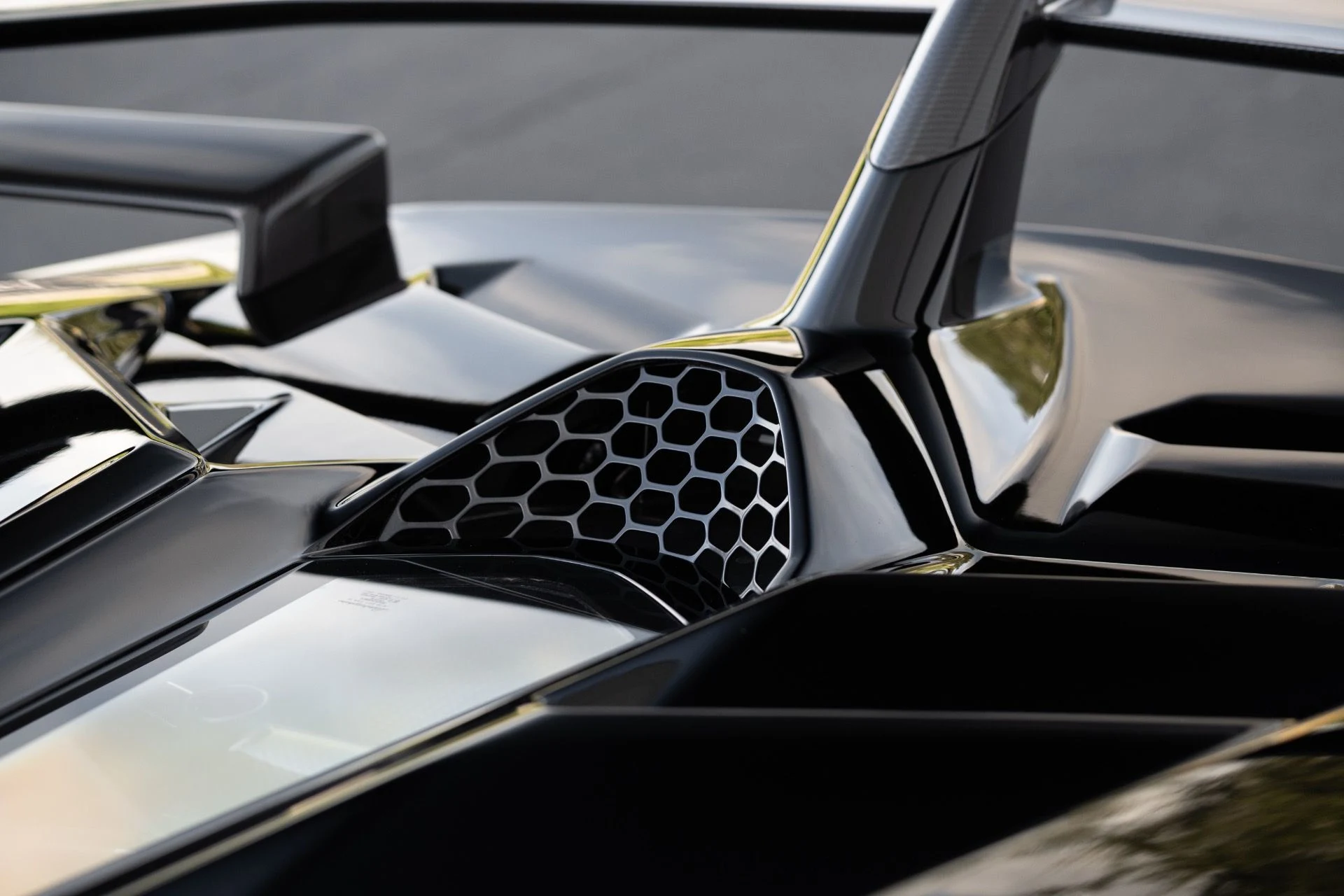 mph032_2408237119_Used_2020_Lamborghini_Aventador_LP_770_4_SVJ_Roadster_1766609834_398553405e