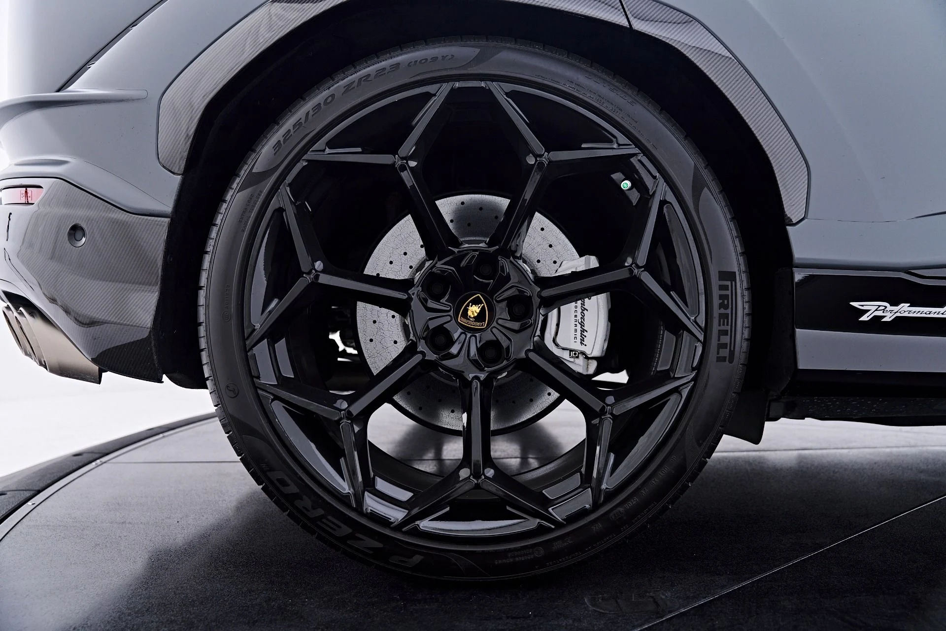mph032_2413955547_Used_2023_Lamborghini_Urus_Performante_1785711252_e982af60ed