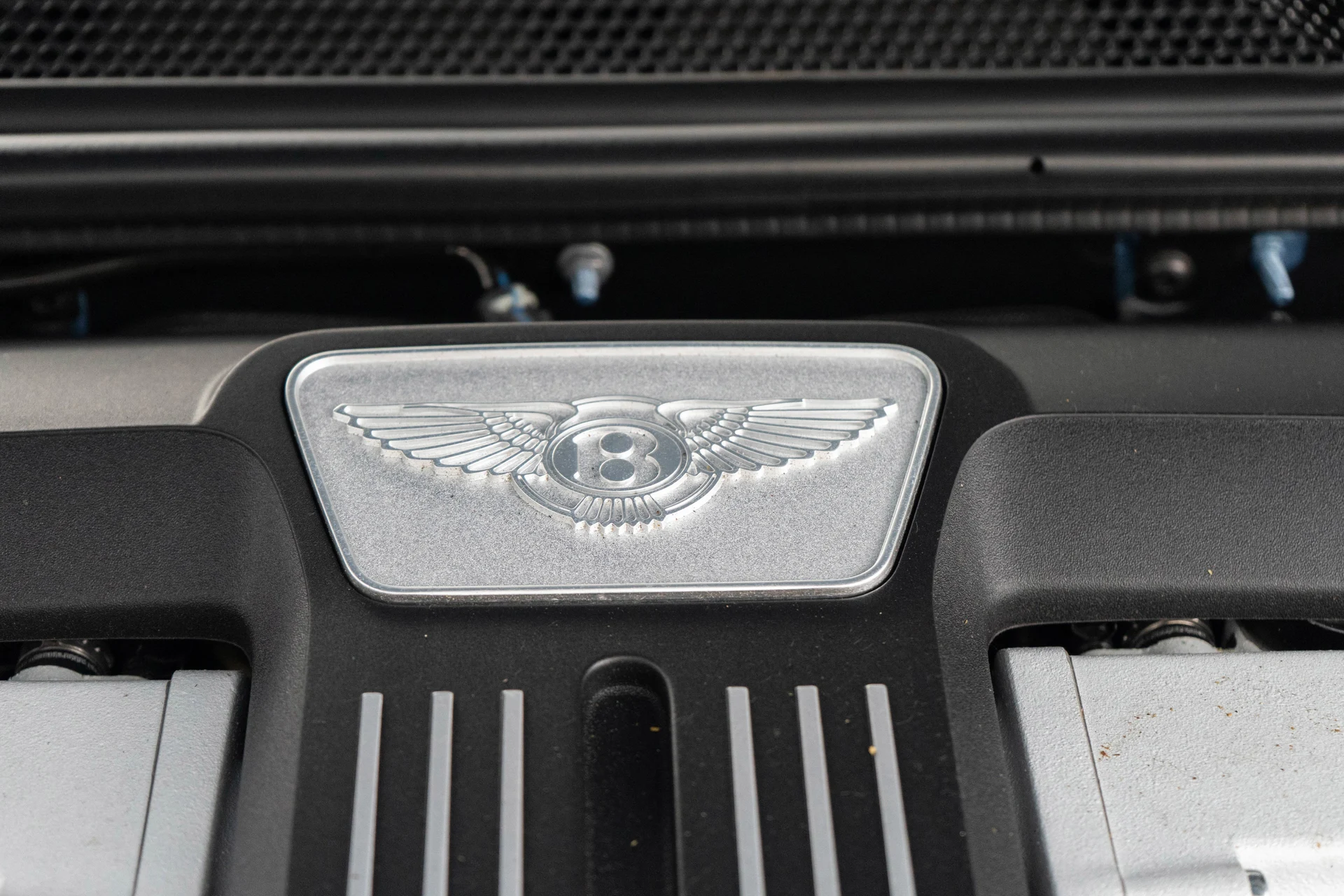 mph032_2415147594_33_5bb810ea16