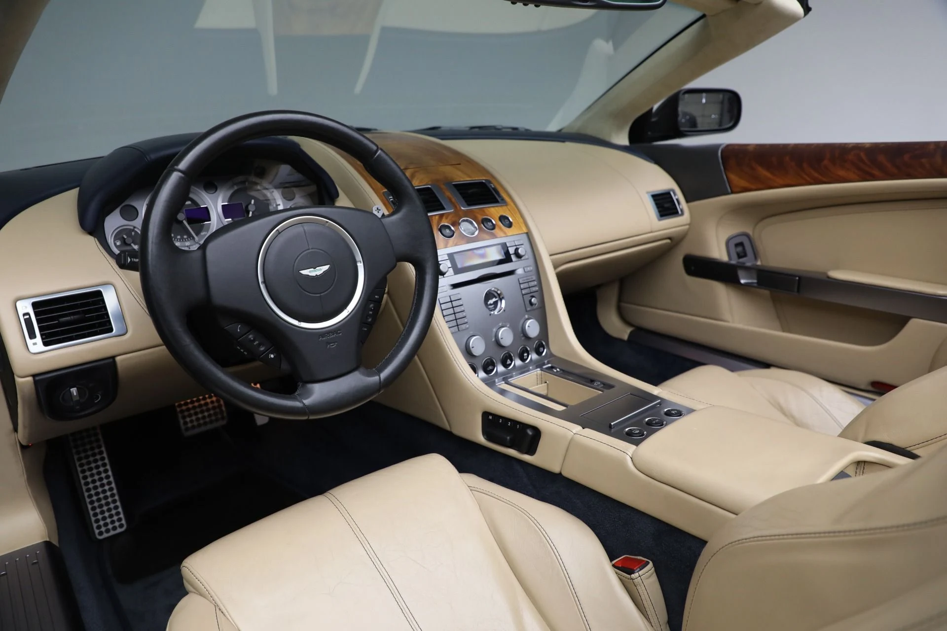 mph032_2418310640_Used_2007_Aston_Martin_DB_9_Volante_25c9479984