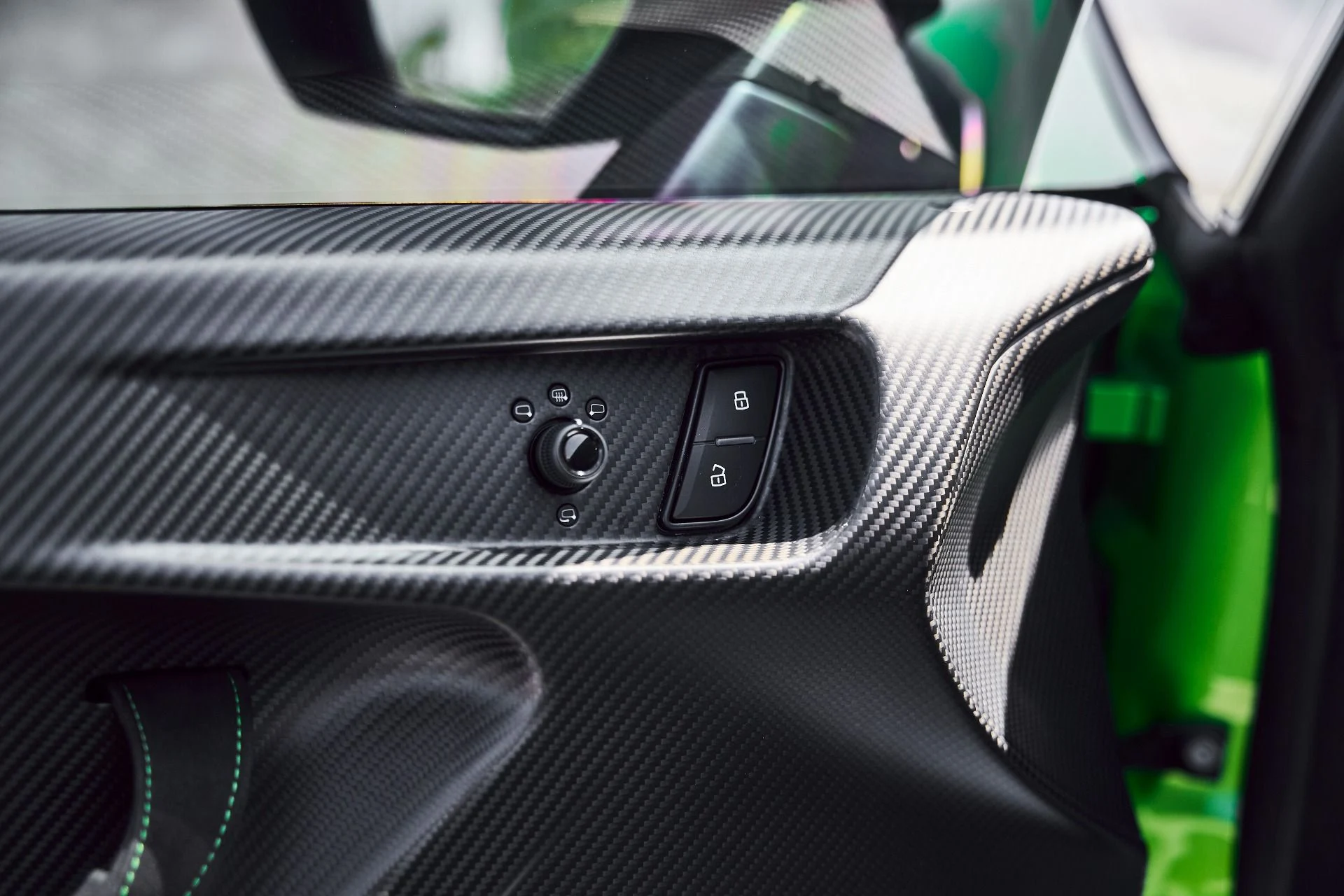 mph032_2419951044_Used_2024_Lamborghini_Huracan_Sterrato_Base_1774300106_02bf0e093e