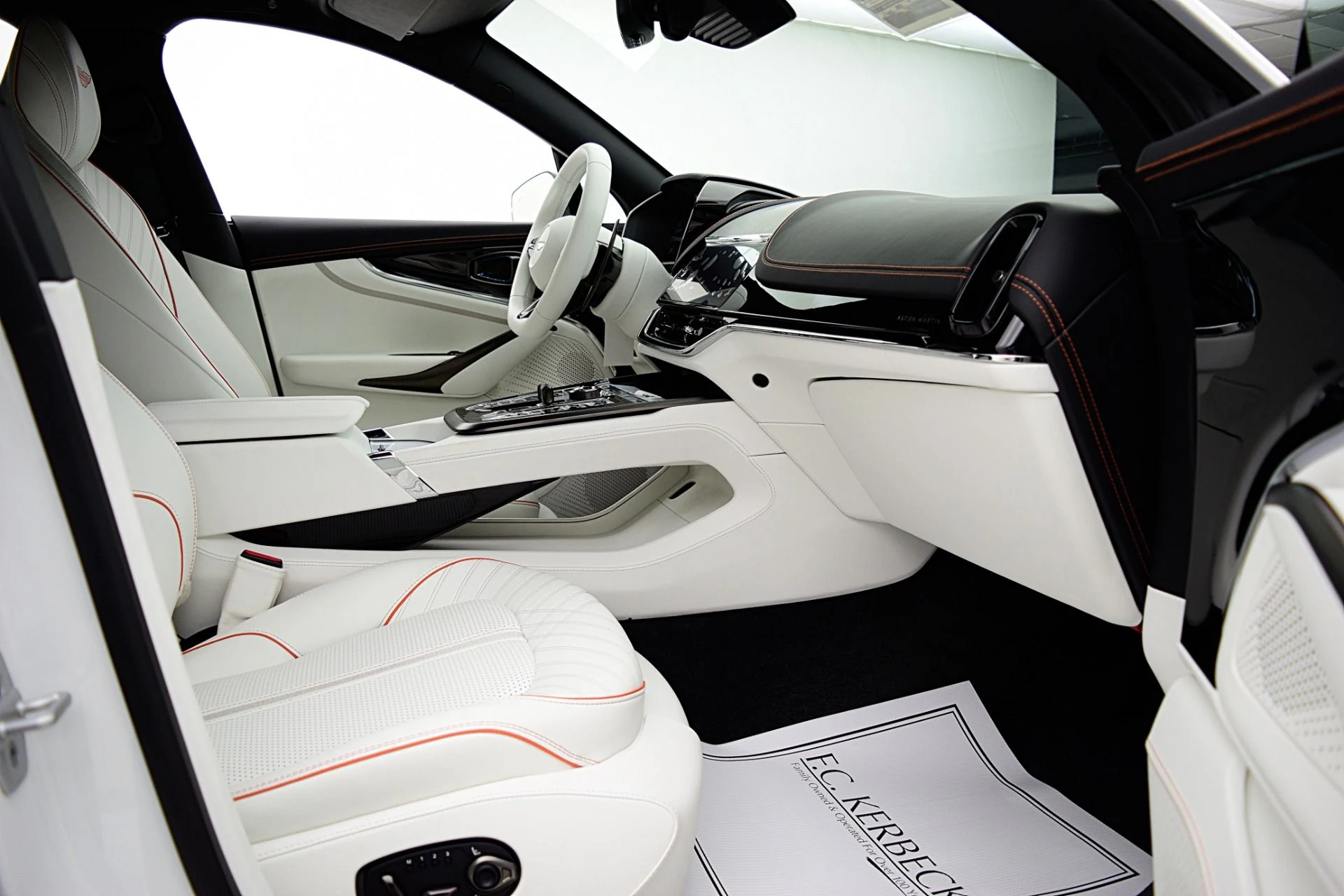 mph032_2421522743_New_2025_Aston_Martin_DBX_707_d72e9ff6b2