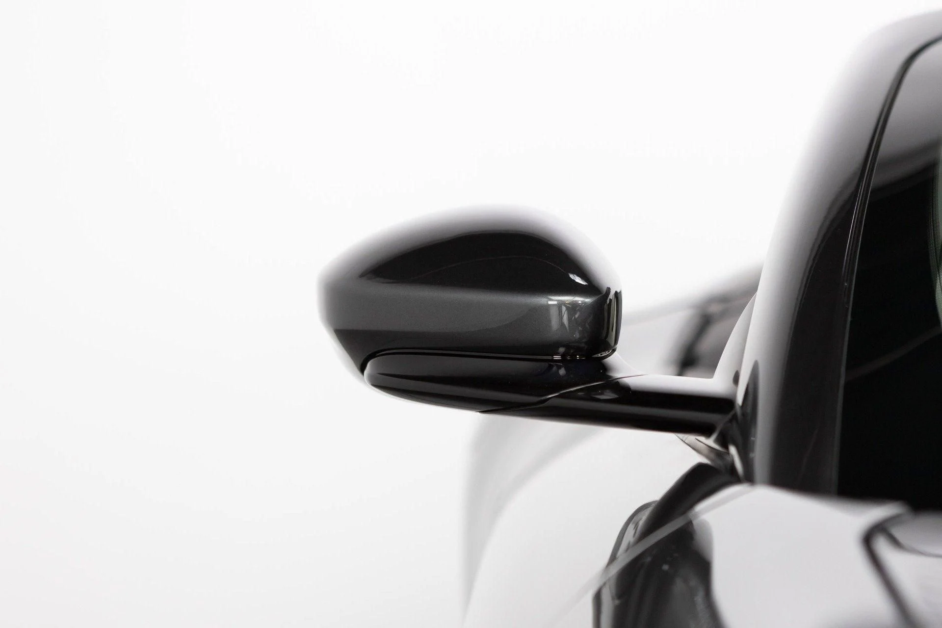 mph032_2427266086_Used_2024_Ferrari_Roma_Spider_1777367368_f95500ad1f