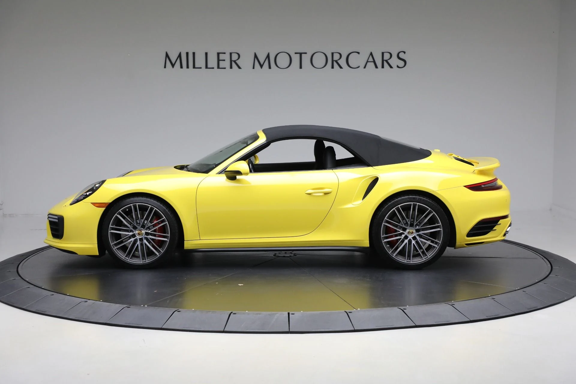 mph032_2427746779_Used_2017_Porsche_911_Turbo_Cabriolet_78e63a4de4