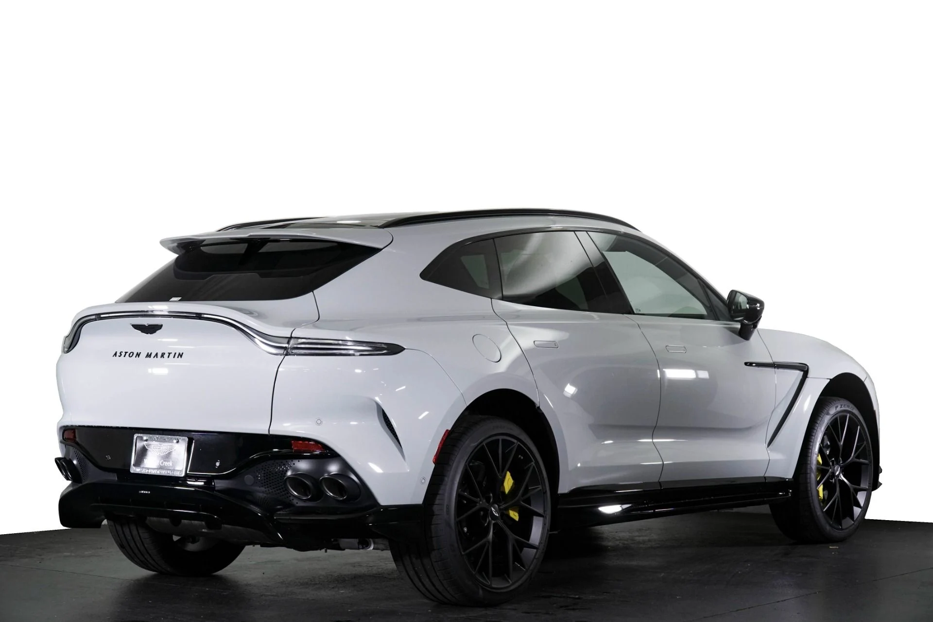 mph032_2438620212_New_2026_Aston_Martin_DBX_707_1767899119_84941e9a21