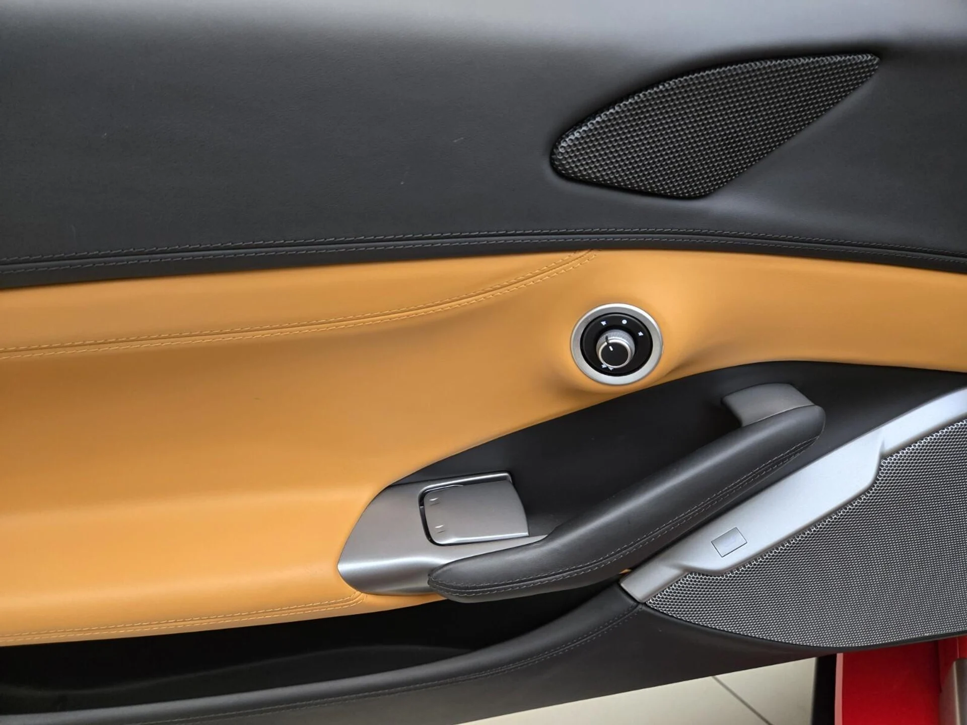 mph032_2442100459_Used_2019_Ferrari_Portofino_1753251683_34aa9b1dbf