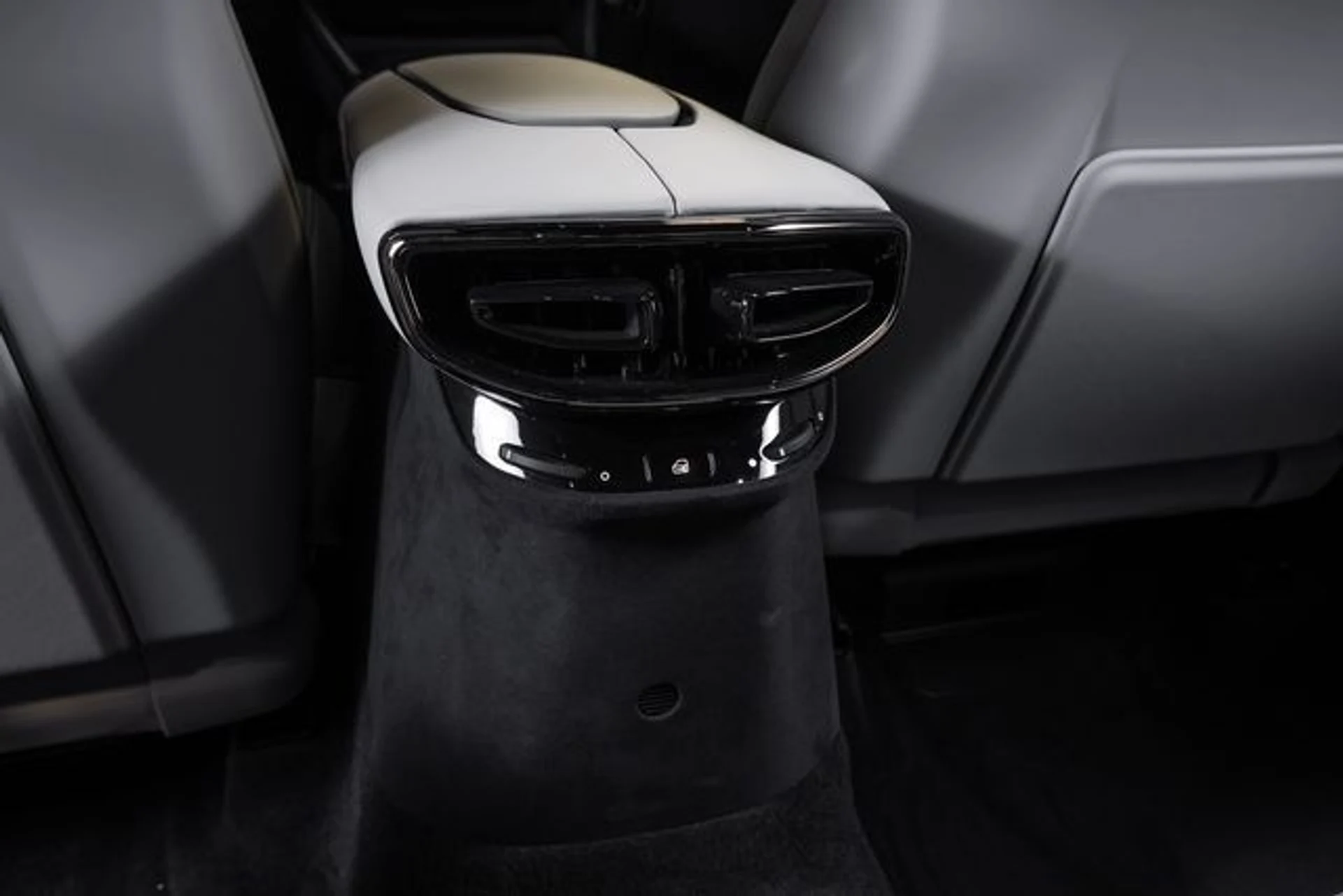 mph032_2442451311_dc36cbd06402fafdcec67bae50f9f89cx_71935cc909