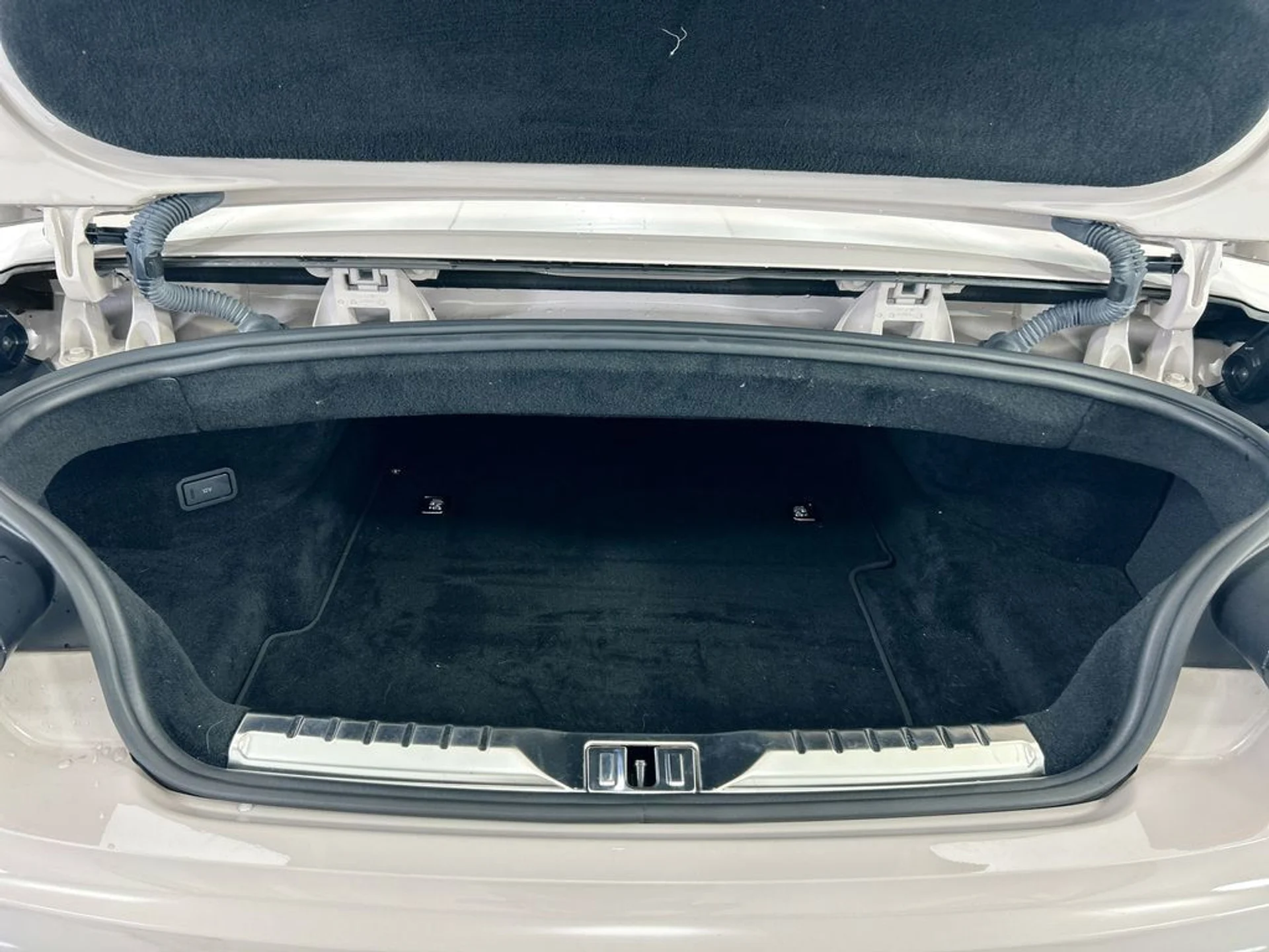 mph032_2449912071_used_2021_bentley_continental_gtv8convertible_8119_23001236_33_1024_83c91dcaec